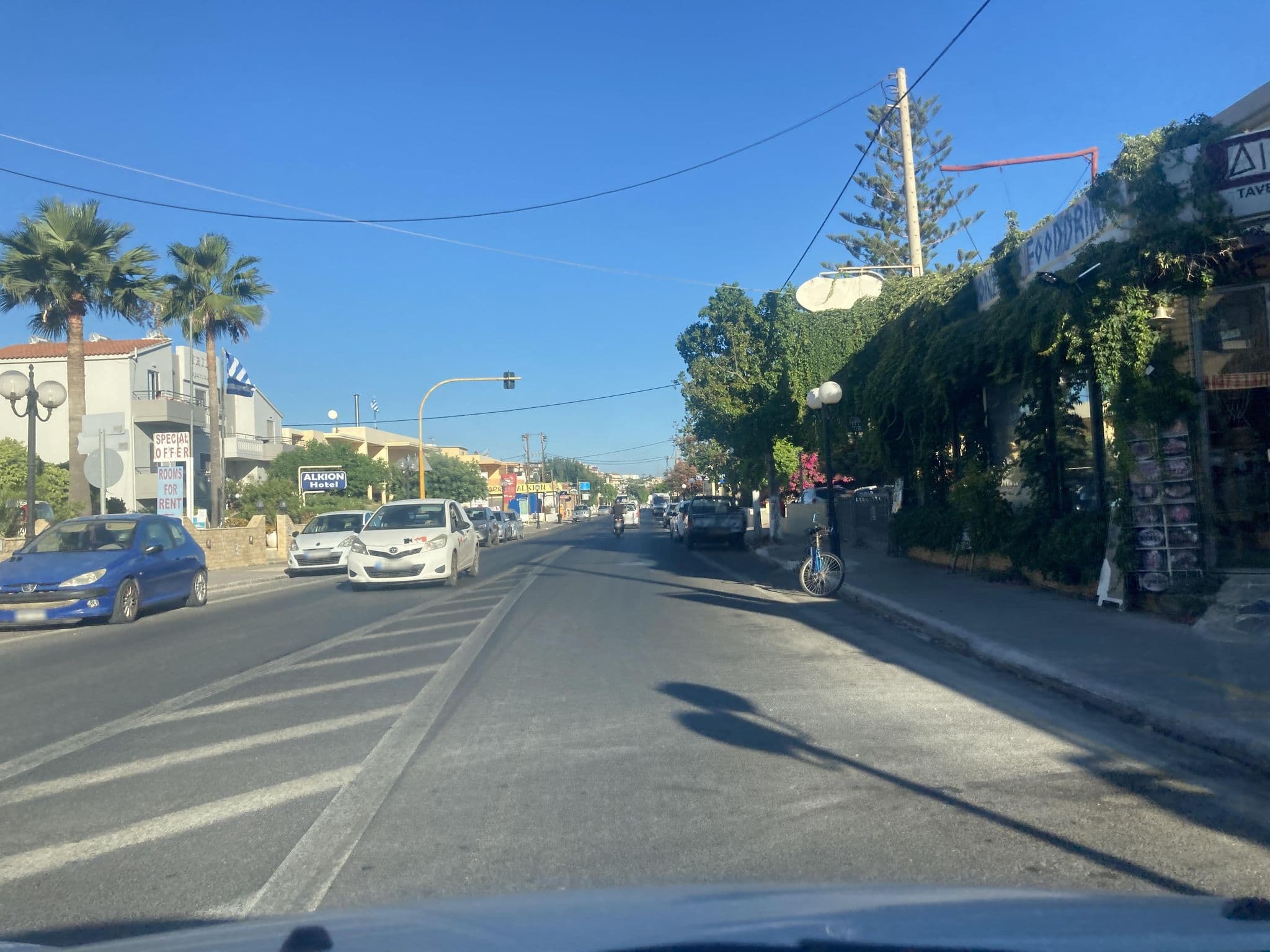Street view near Alkion Hotel, Galatás — © fod (CC BY-SA · Mapillary)