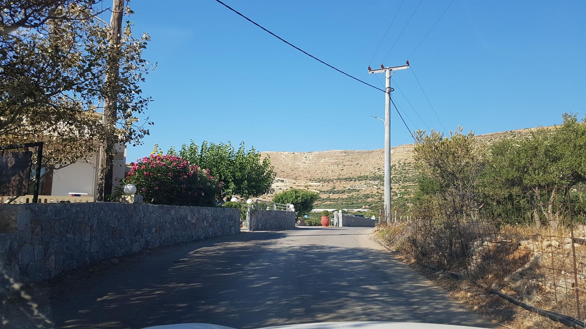Street view near Panorama Hotel, Kíssamos — © dsmm (CC BY-SA · Mapillary)