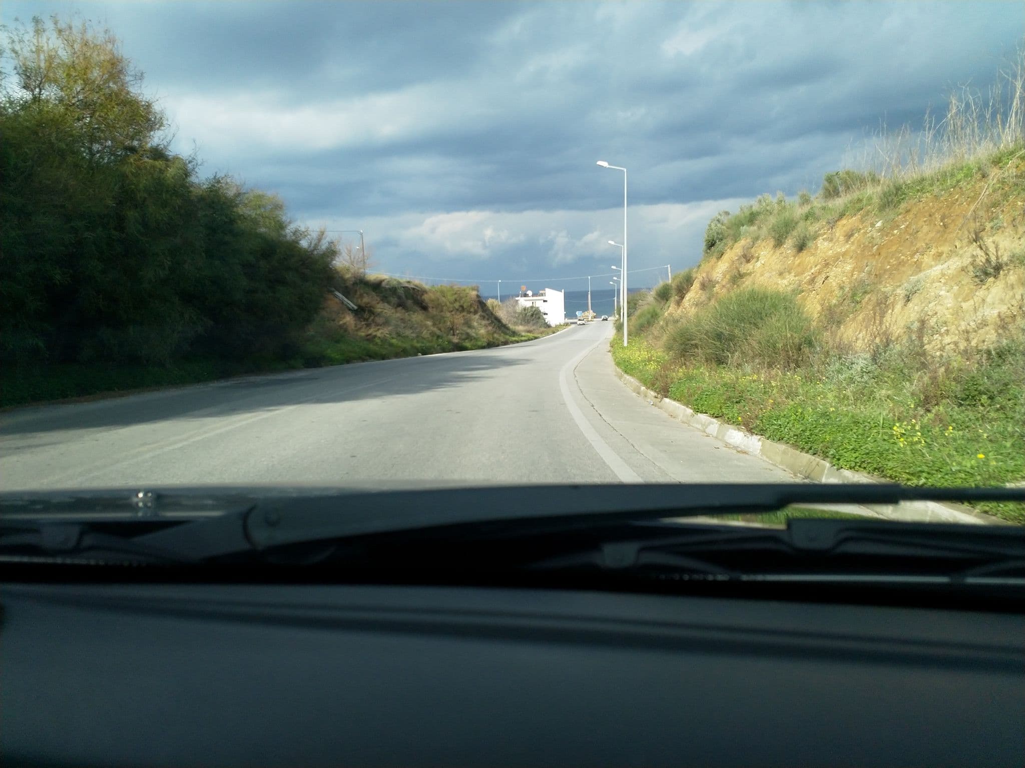 Street view near White Blue Resort, Galatás — © grkpete (CC BY-SA · Mapillary)
