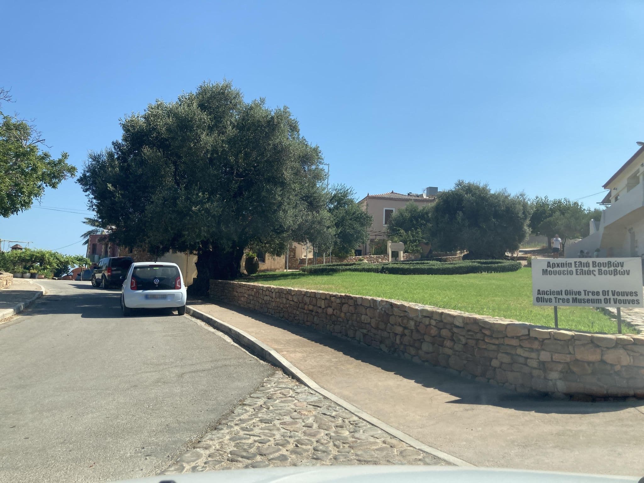 Street view near Elia Traditional Hotel & Spa, Kolympári — © fod (CC BY-SA · Mapillary)