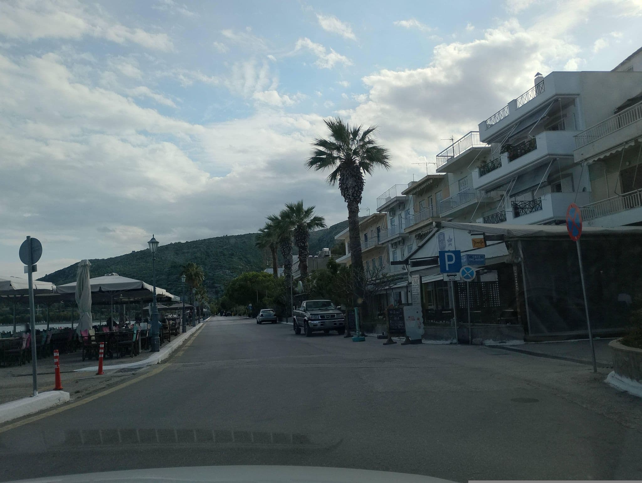 Street view near Saronis Hotel, Troizína — © George_210 (CC BY-SA · Mapillary)