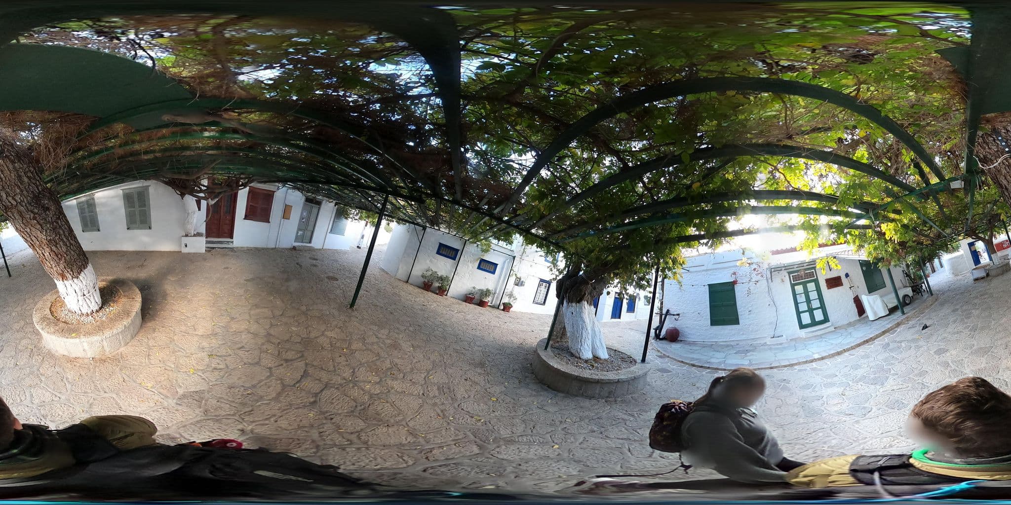 Street view near Ippokampos, Ýdra — © thompsondt (CC BY-SA · Mapillary)