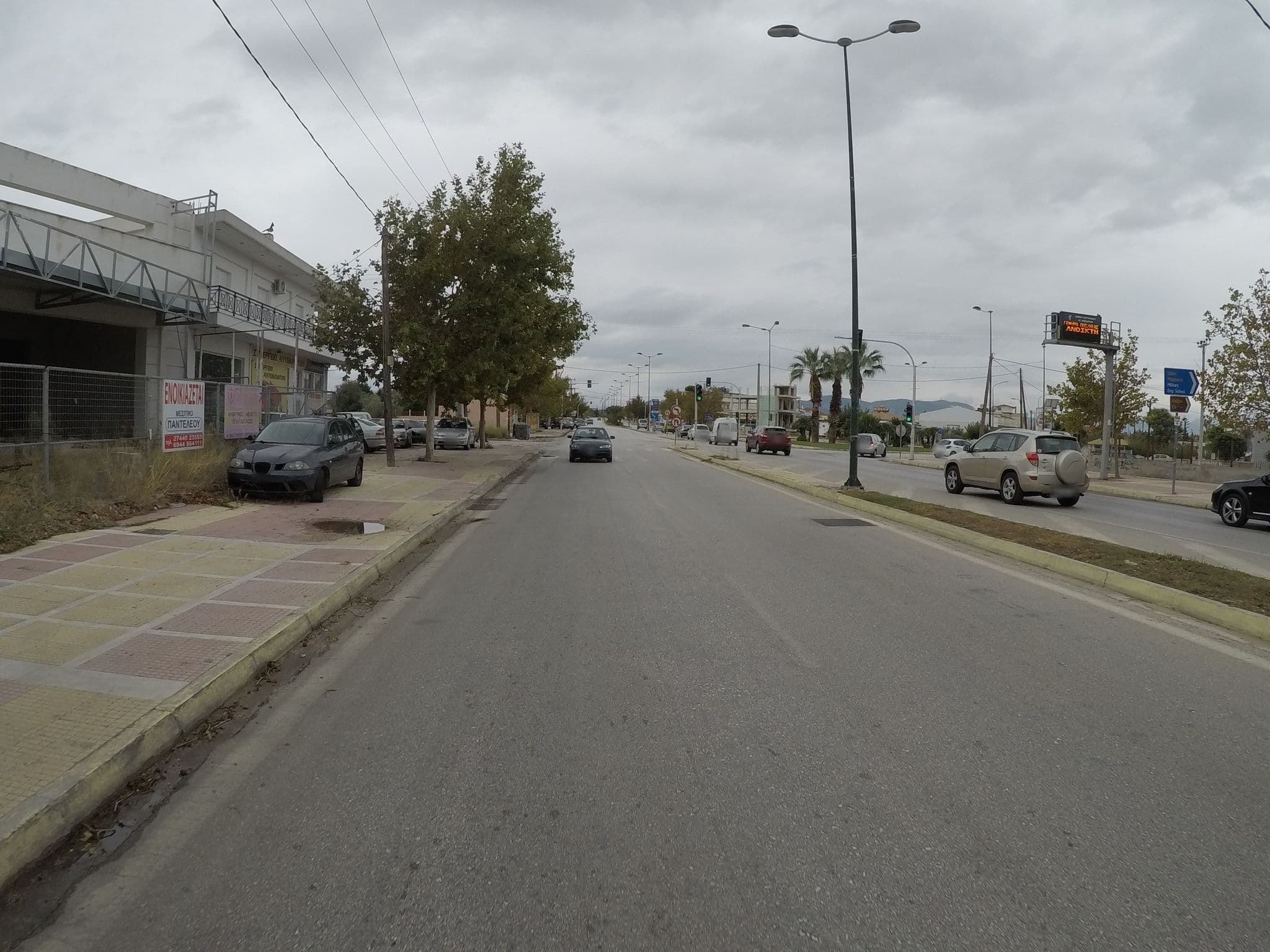 Street view near Thermes Private Suites, Loutráki — © eneerhut (CC BY-SA · Mapillary)