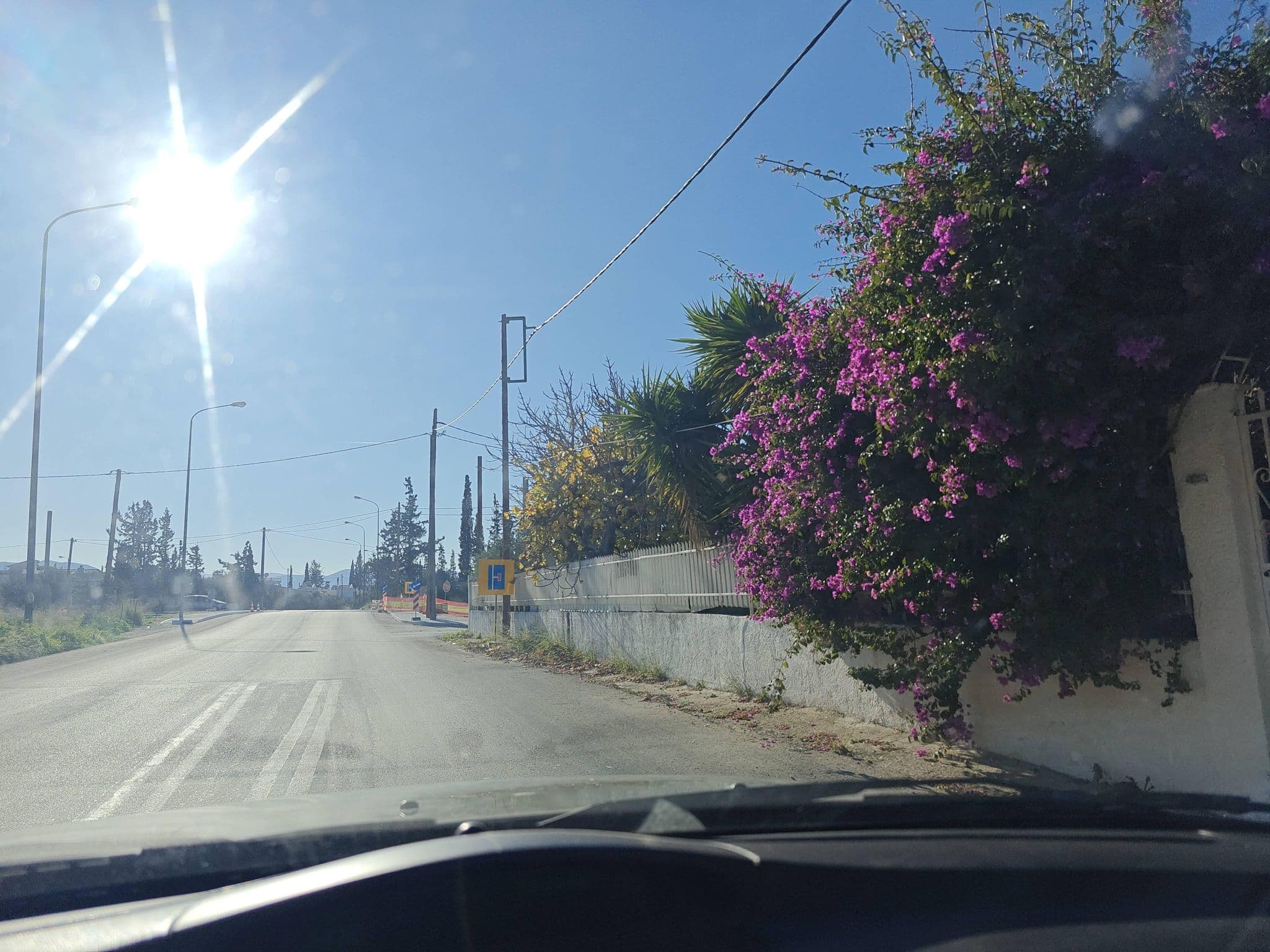 Street view near Noble Inn Loutraki, Loutráki — © grkpete (CC BY-SA · Mapillary)