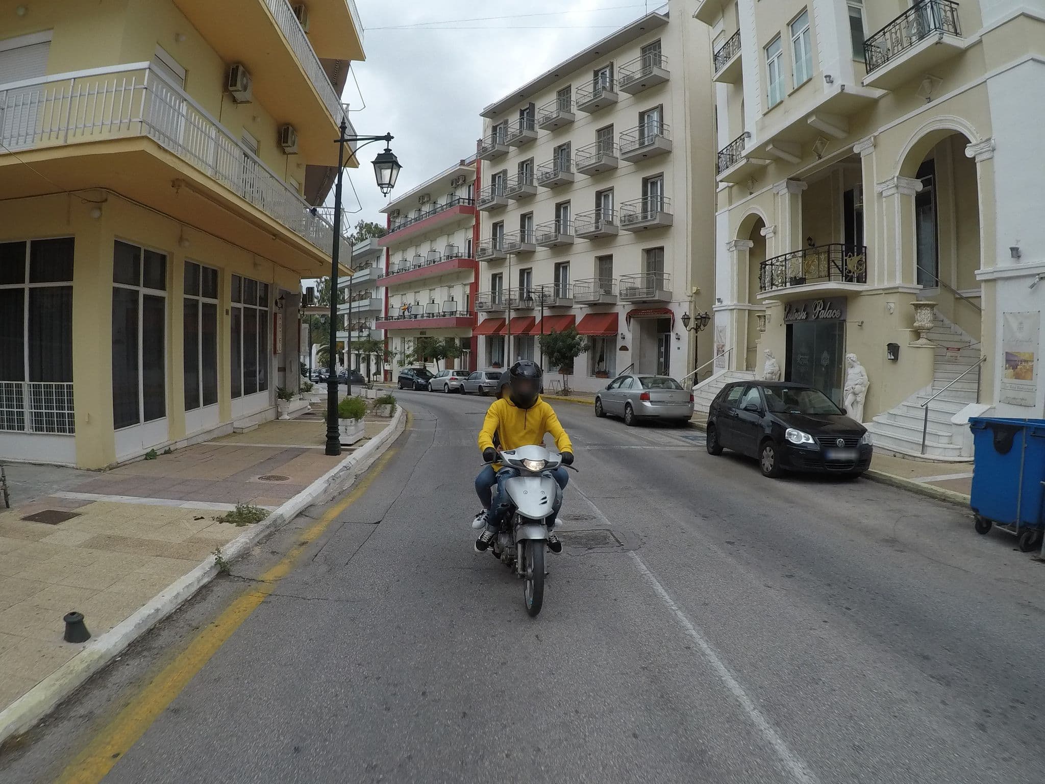 Street view near Hotel Egli, Loutráki — © eneerhut (CC BY-SA · Mapillary)
