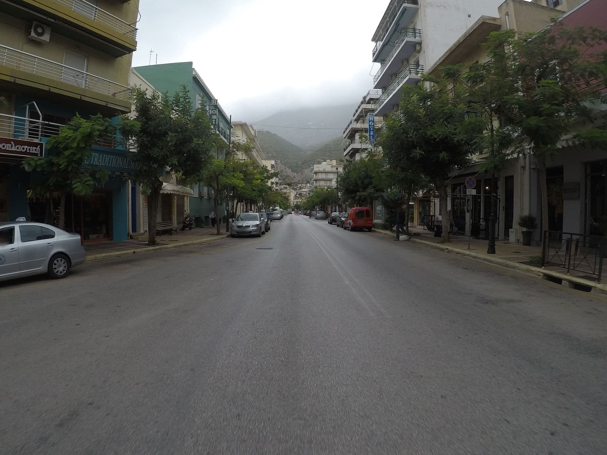 Street view near Grand Hotel Loutraki, Loutráki — © eneerhut (CC BY-SA · Mapillary)