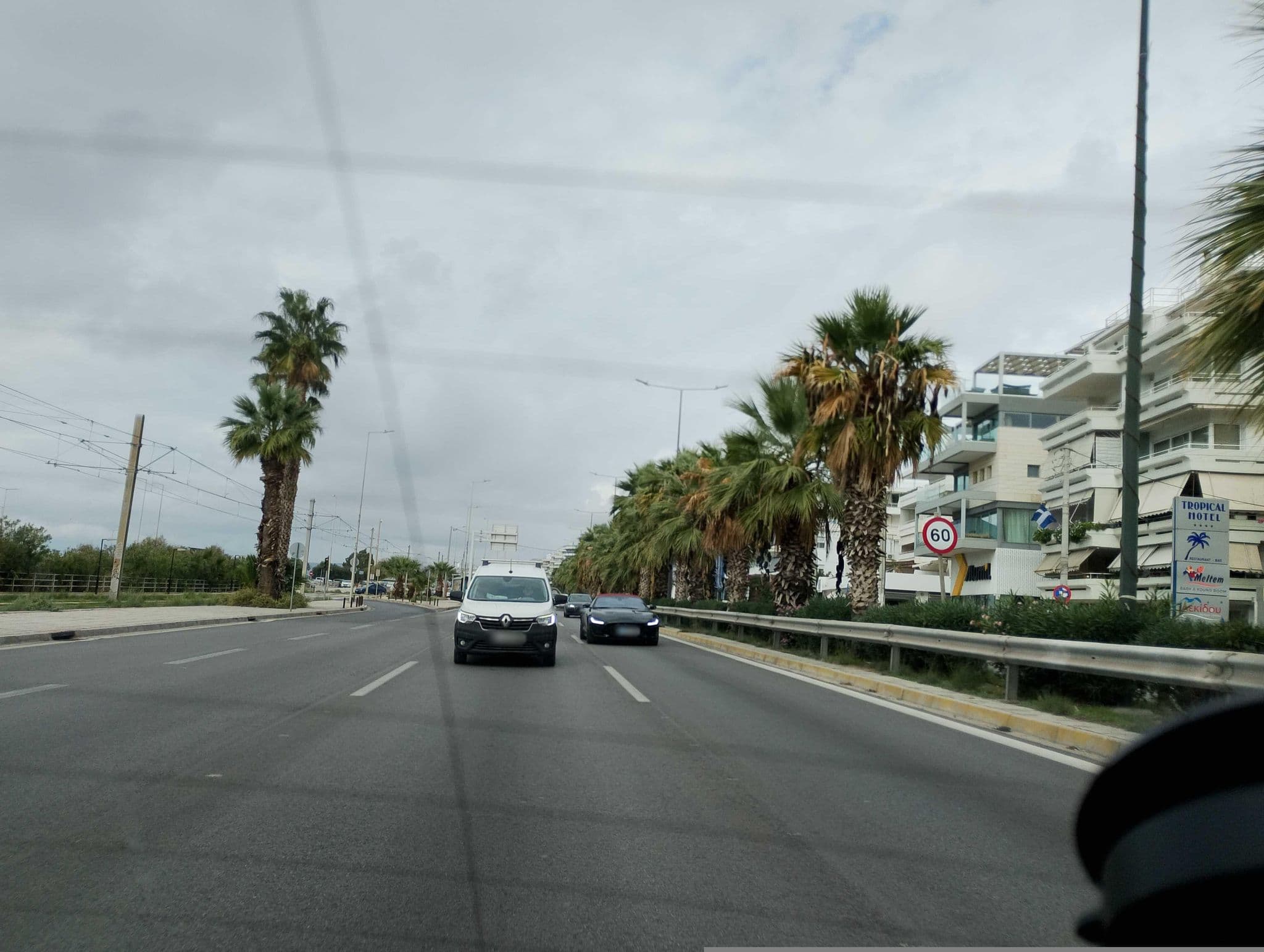 Street view near Ελληνικον - 3 Χχχ - Γκλεζακοσ Θ Ιωαννησ, Álimos — © George_210 (CC BY-SA · Mapillary)