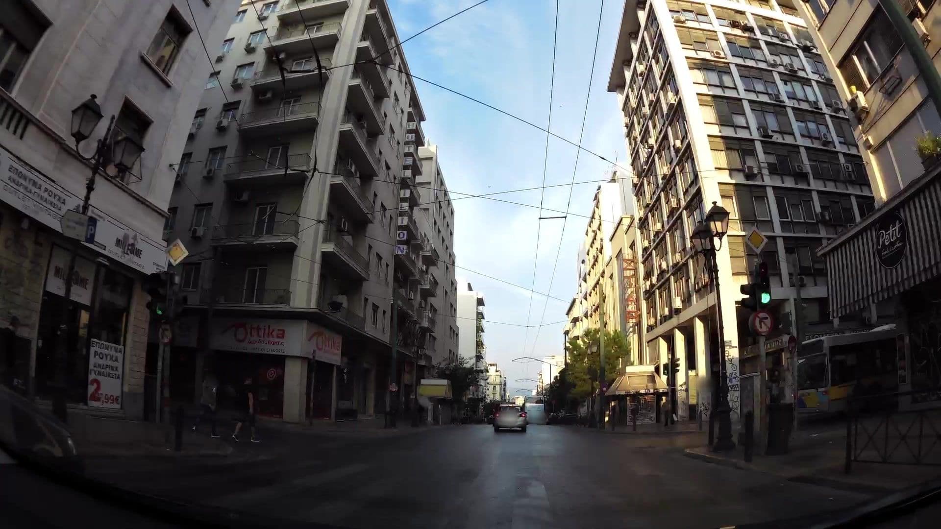 Street view near Ilion Hotel, Athens — © kaartcam (CC BY-SA · Mapillary)