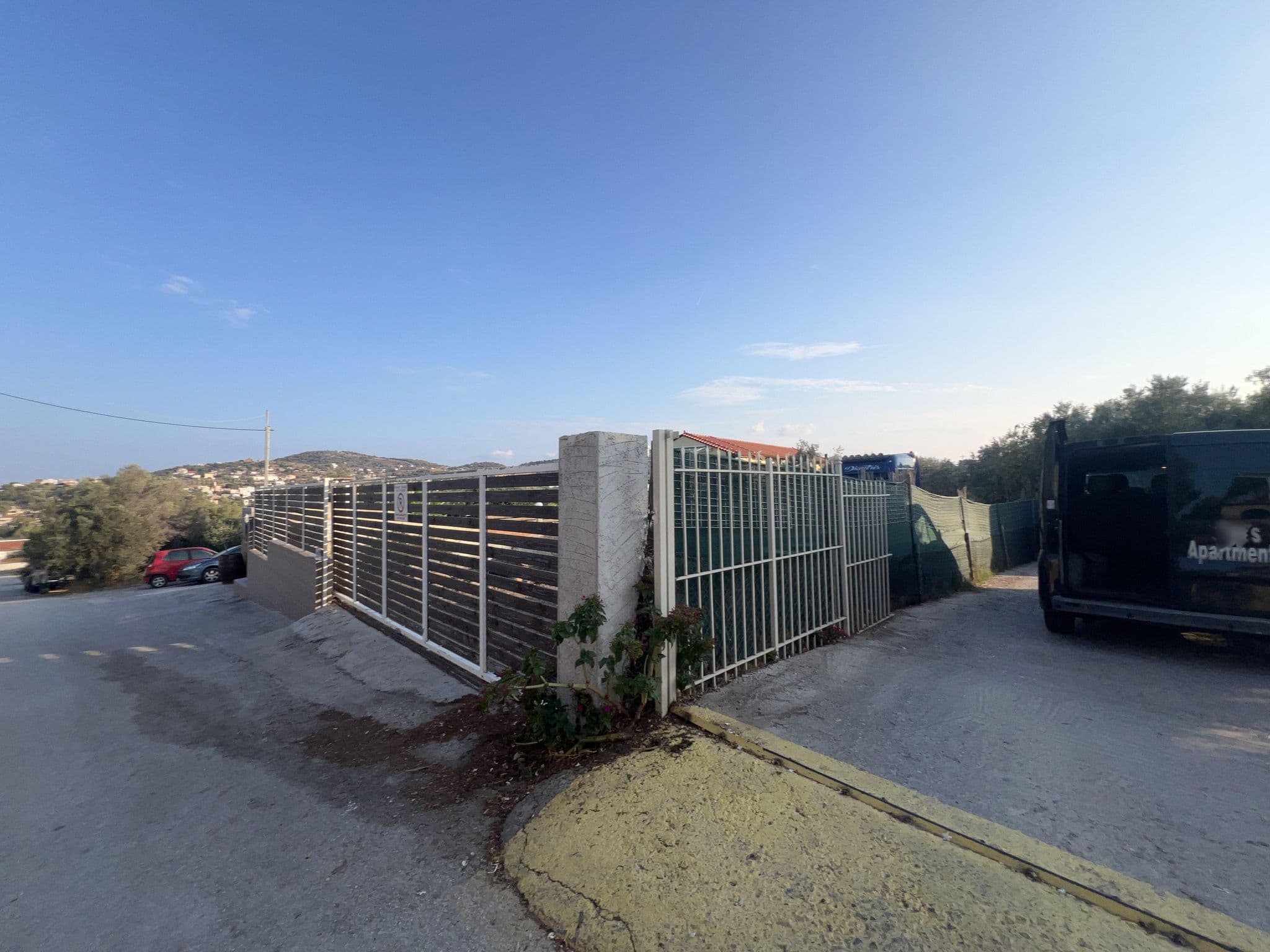 Street view near Sunset Apartments, Artémida — © igorzo (CC BY-SA · Mapillary)
