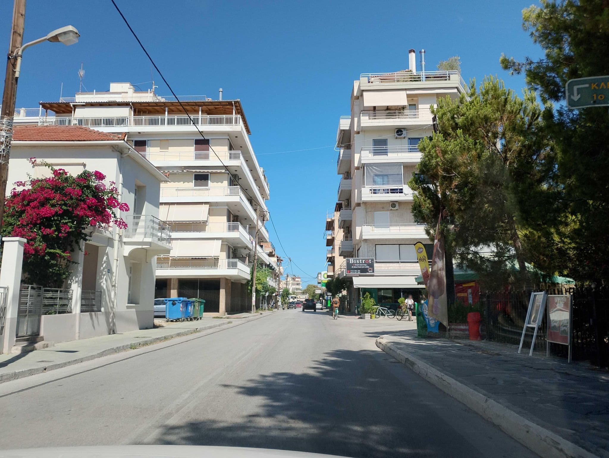 Street view near Ξενοδοχειο ΕΡΜΗΣ, Xylókastro — © George_210 (CC BY-SA · Mapillary)