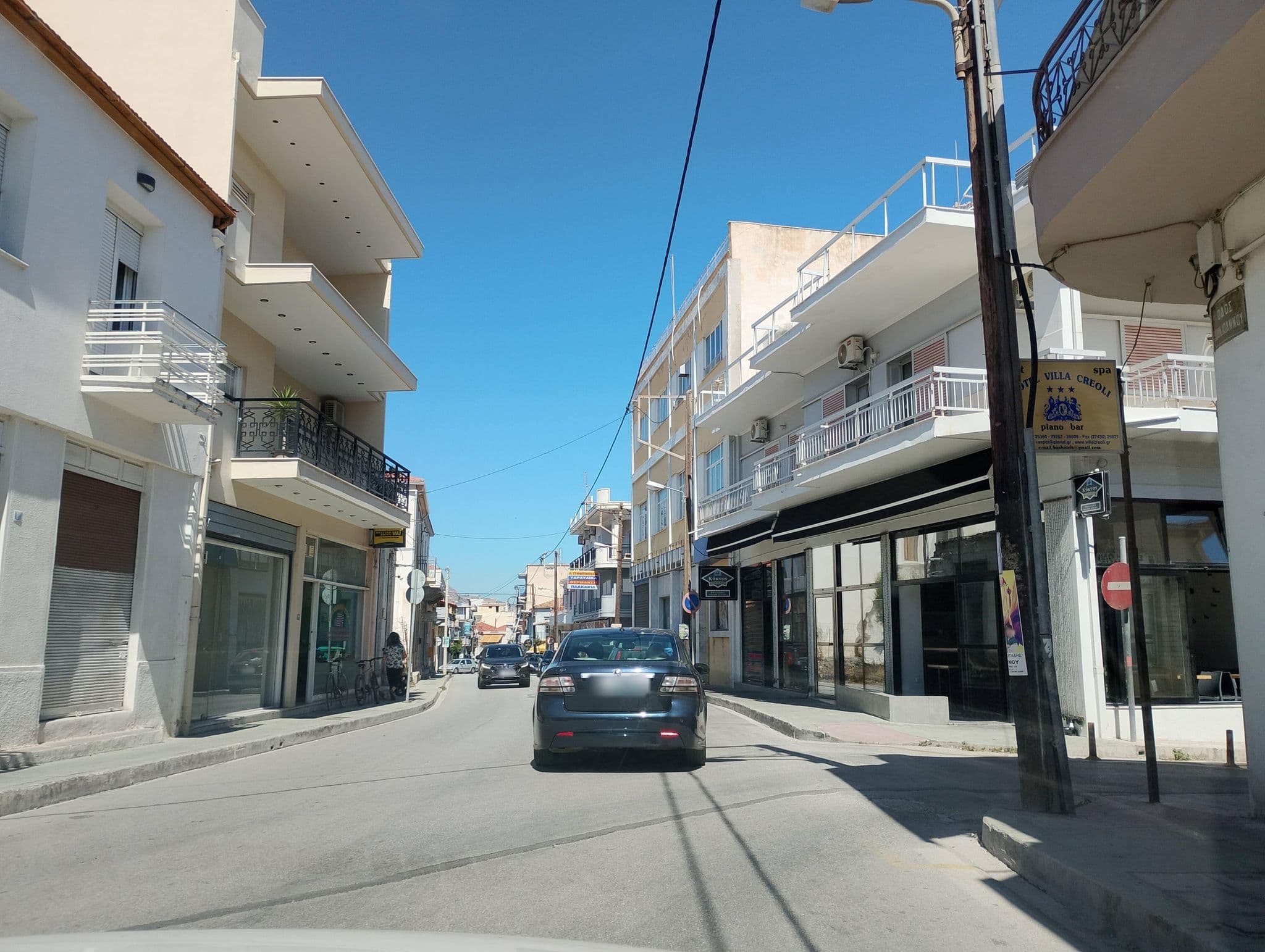 Street view near Villa Creoli Hotel Ξυλόκαστρο, Xylókastro — © George_210 (CC BY-SA · Mapillary)