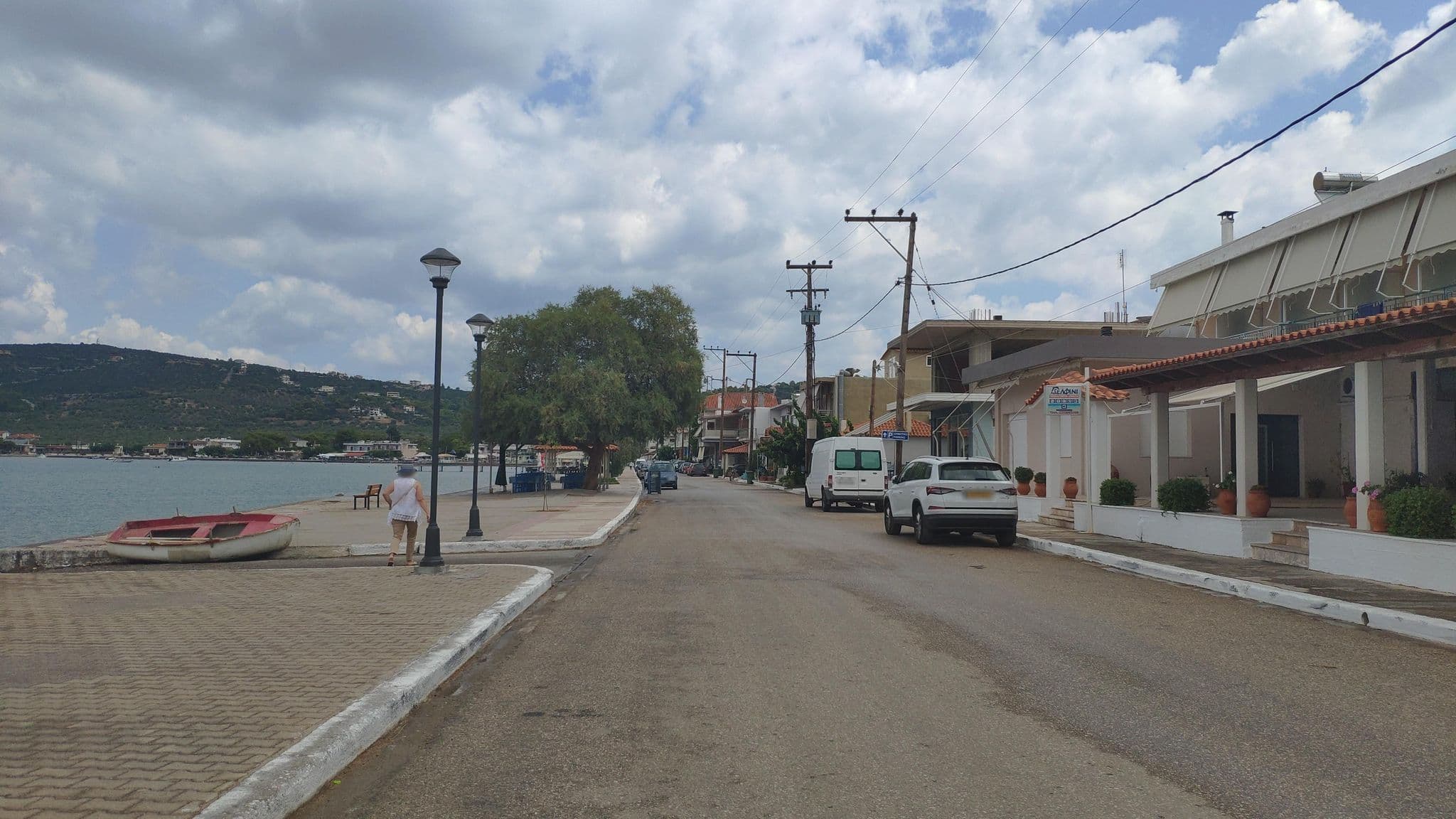 Street view near Hotel Delfini Theologos, Malesína — © pppetros (CC BY-SA · Mapillary)