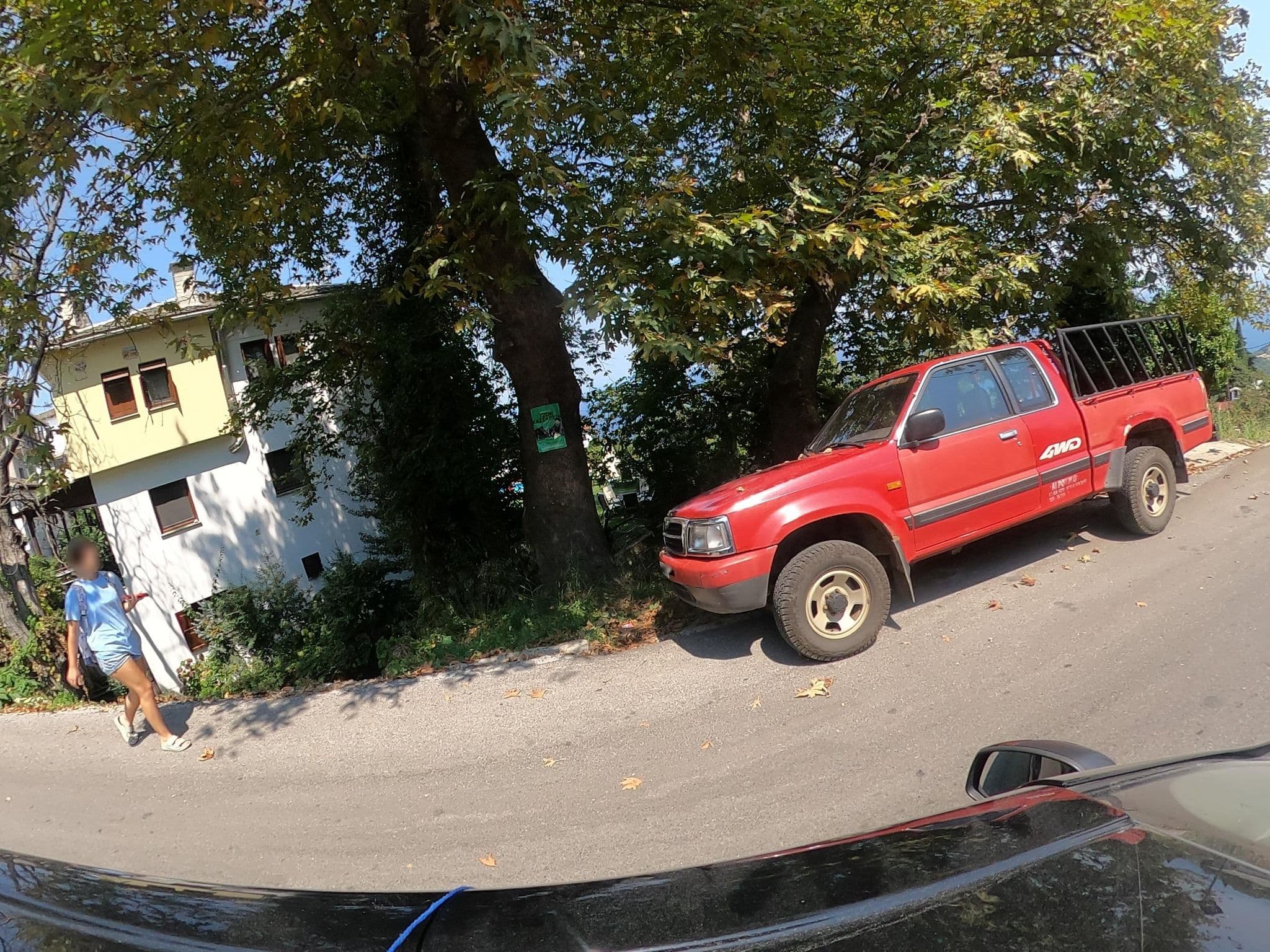 Street view near Theriston hotel, Zagorá — © geraki (CC BY-SA · Mapillary)