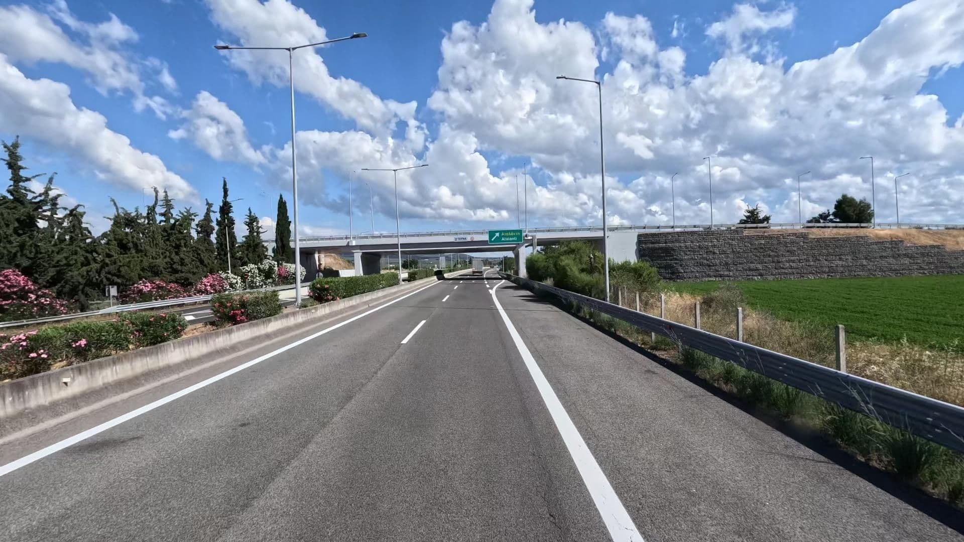 Street view near Villa Mounako, Livanátes — © bct (CC BY-SA · Mapillary)