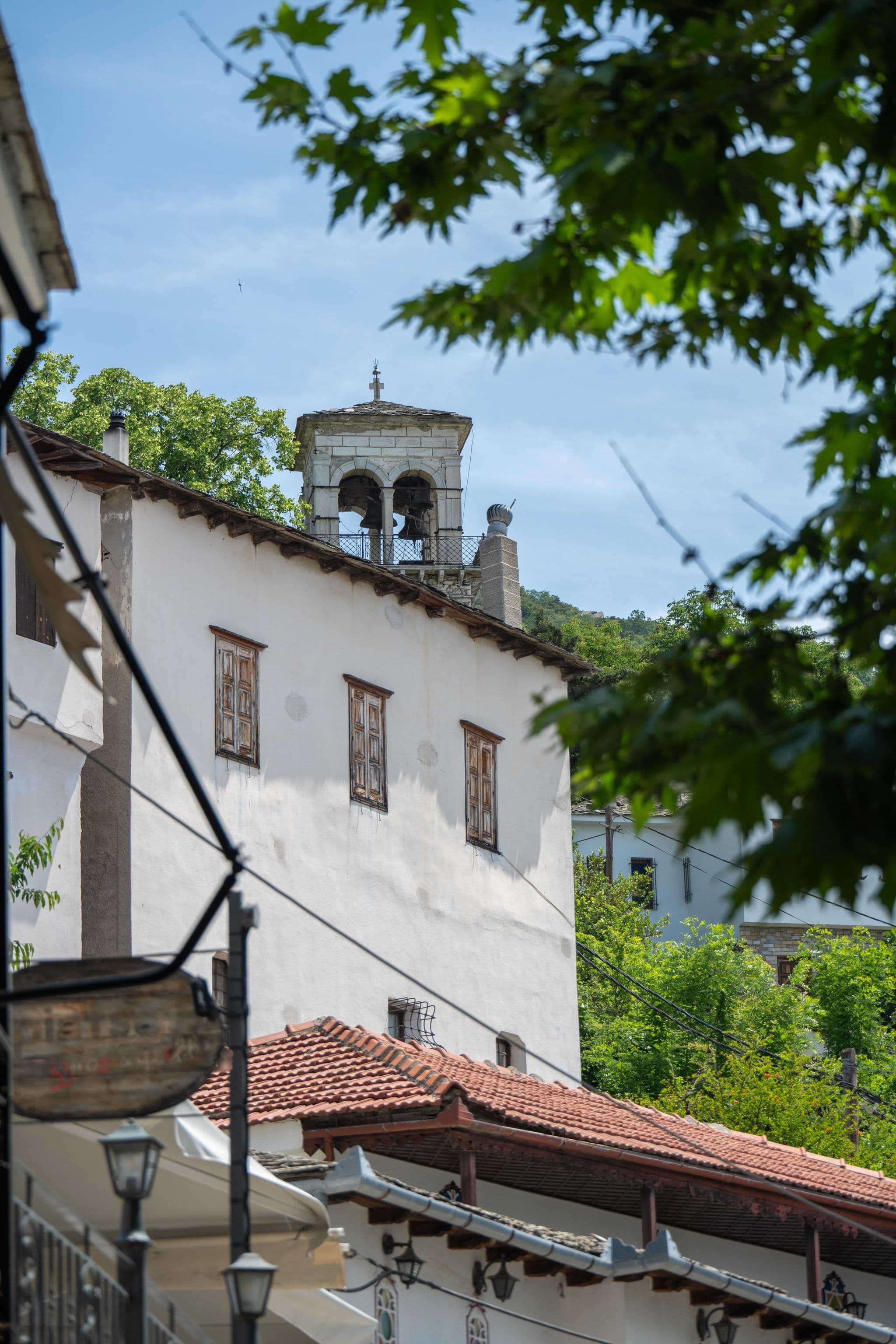 Street view near Αρχοντικά Καραμαρλή, Portariá — © algirdasc (CC BY-SA · Mapillary)