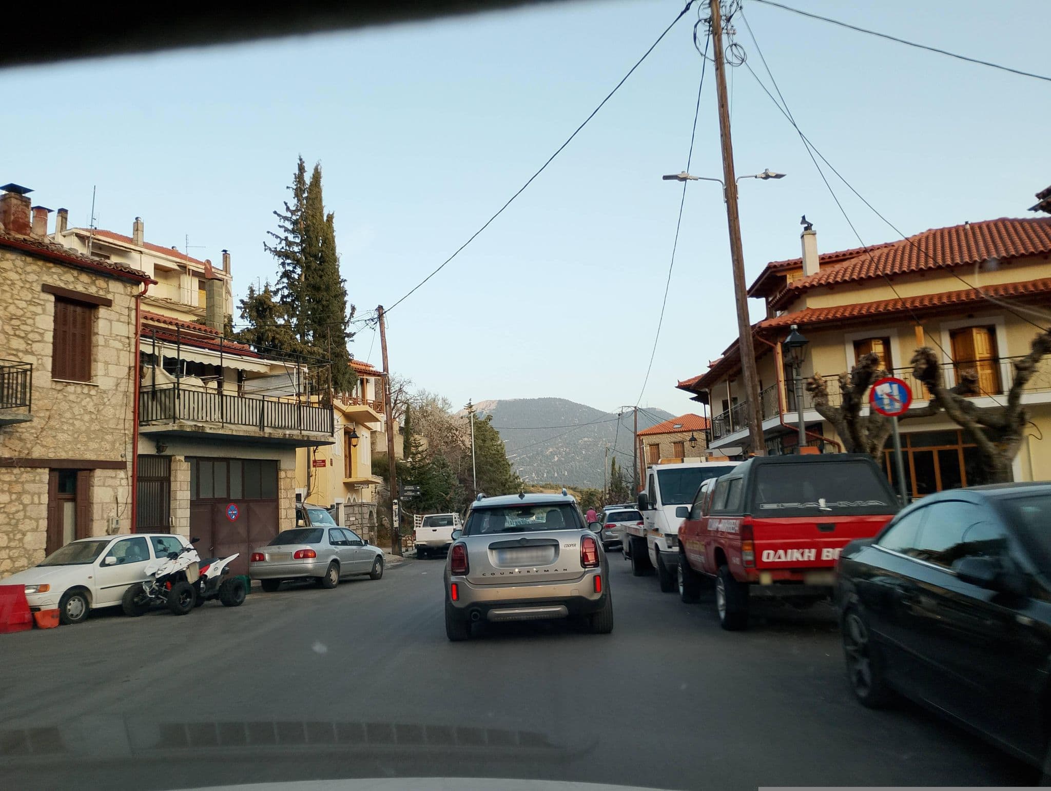 Street view near Ξενώνας Οντάς, Aráchova — © George_210 (CC BY-SA · Mapillary)