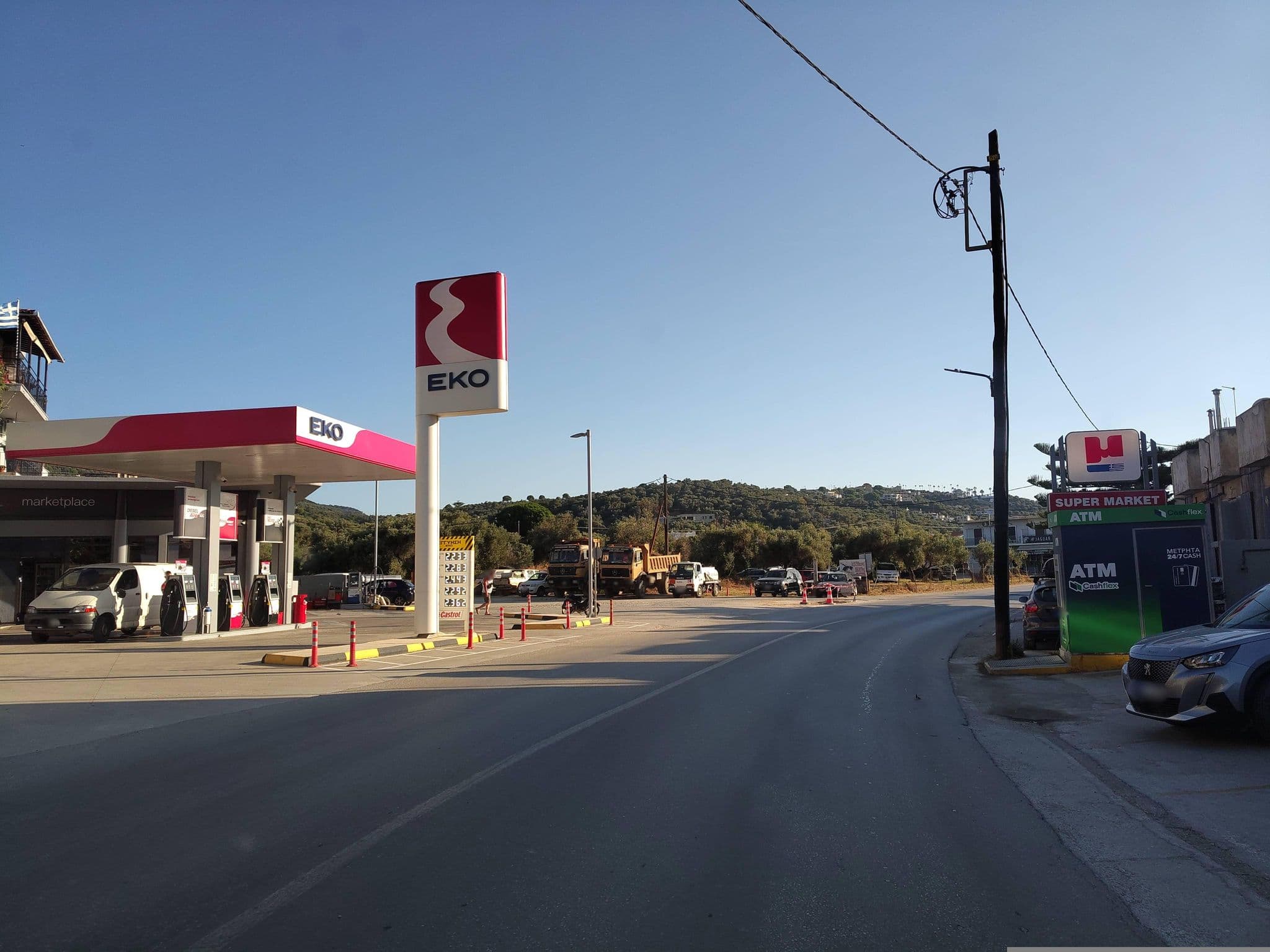 Street view near MEMORIES studios, Skiáthos — © majovajo (CC BY-SA · Mapillary)