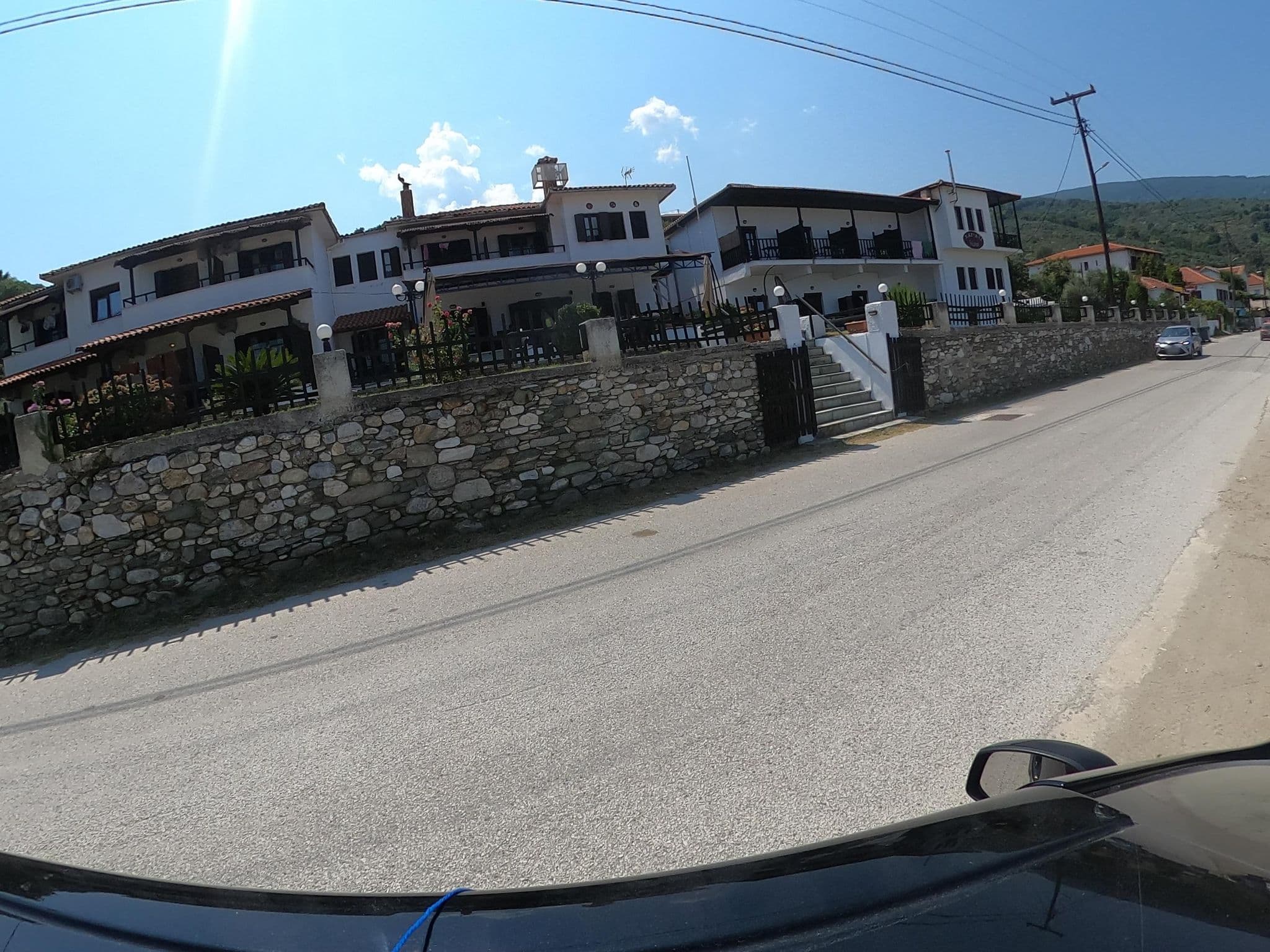 Street view near Marabou Hotel, Zagorá — © geraki (CC BY-SA · Mapillary)