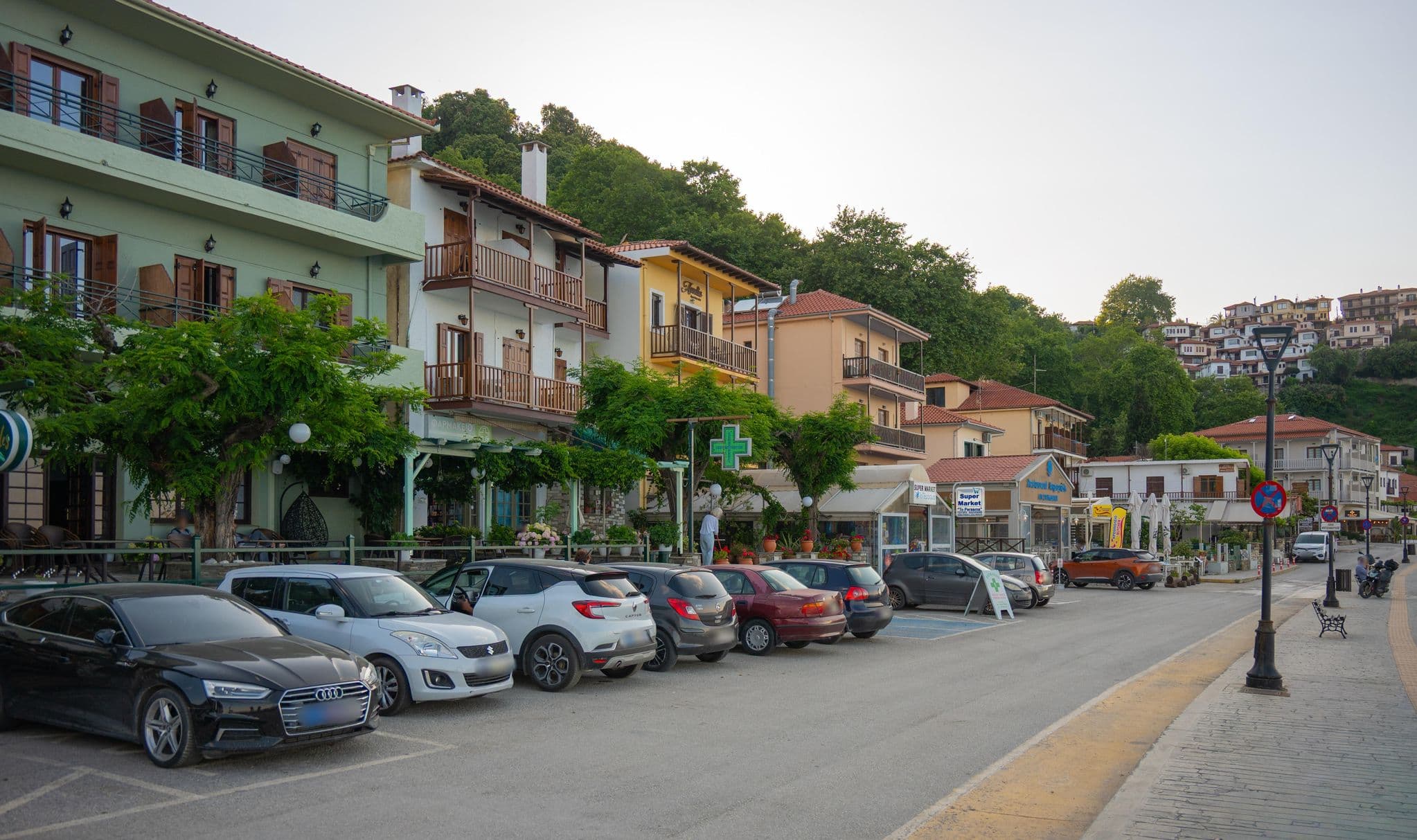 Street view near Ξενώνας Ιφιγενεια, Mouresi — © algirdasc (CC BY-SA · Mapillary)