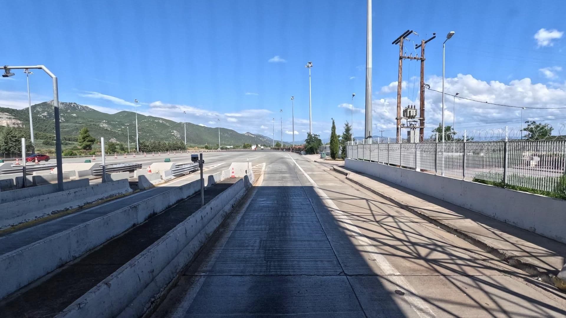 Street view near Υλήεσσα, Malesína — © bct (CC BY-SA · Mapillary)