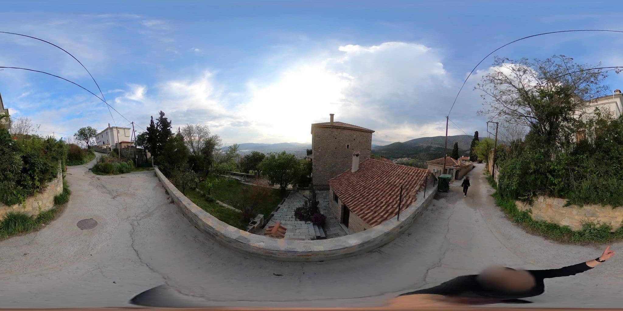 Street view near Paradosiako Saratsi, Anakasiá — © RoikosSA (CC BY-SA · Mapillary)