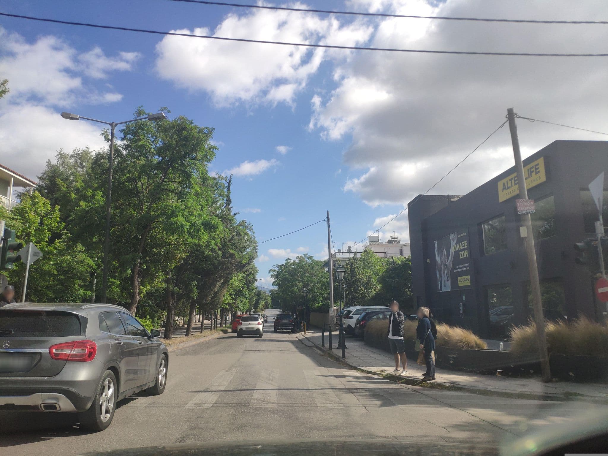 Street view near Semiramis, Kifisiá — © pppetros (CC BY-SA · Mapillary)