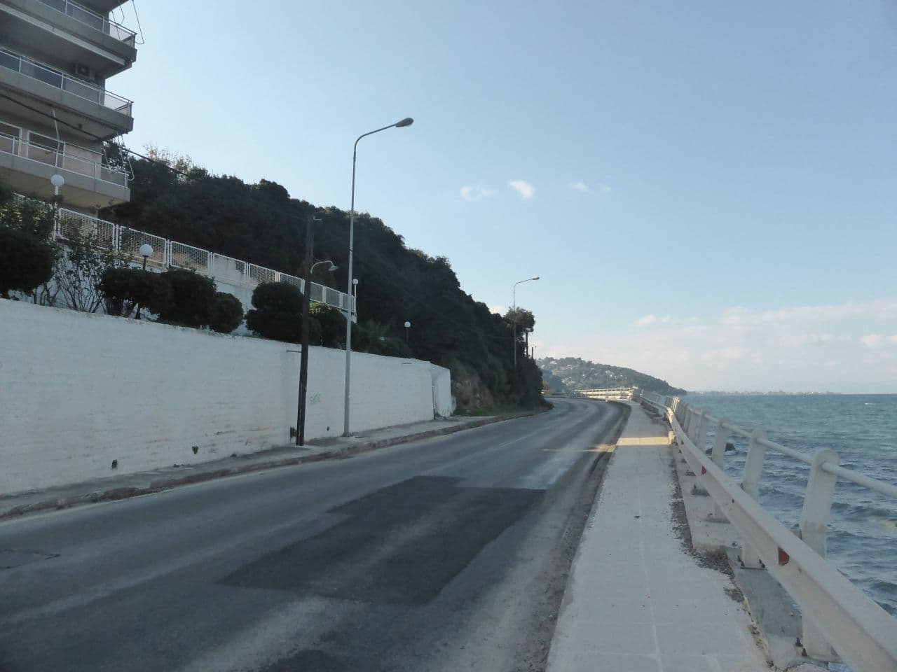 Street view near Rena's Summer Resort, Kálamos — © sarant (CC BY-SA · Mapillary)