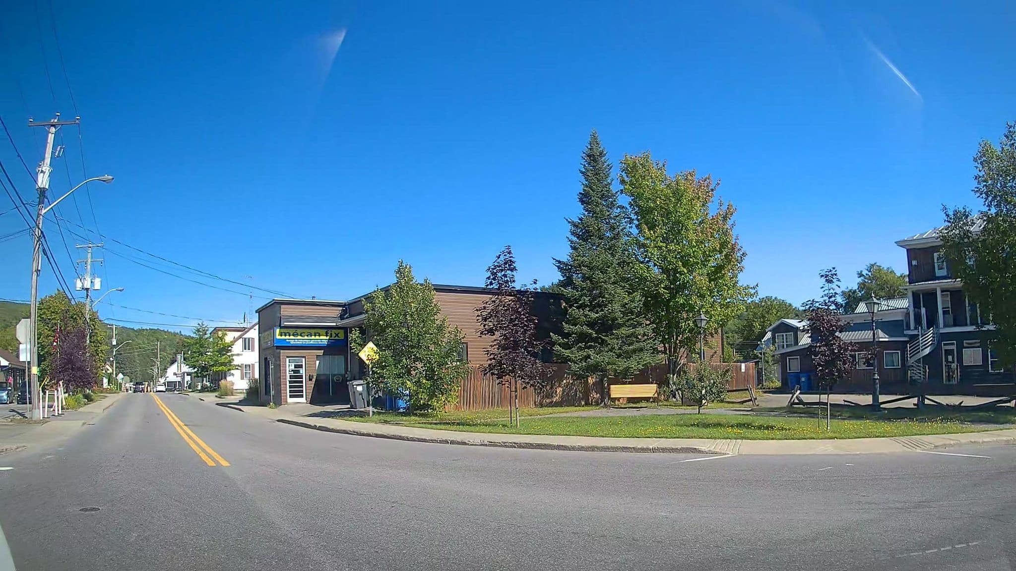 Street view near L'Auberge La P'tite Verte, Saint-Jean-de-Matha — © Encrypted (CC BY-SA · Mapillary)