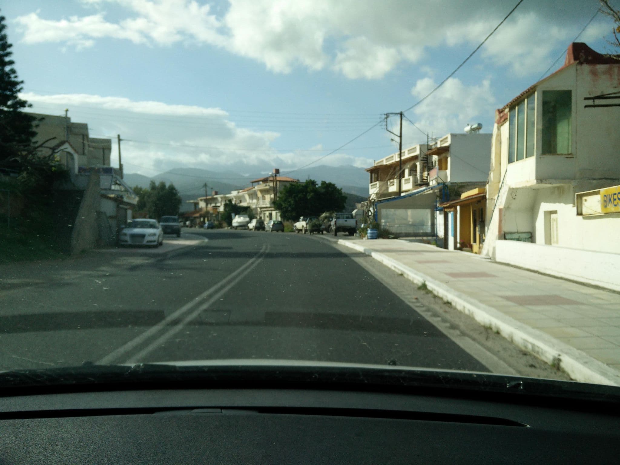 Street view near Villa Minoas Apartments Studios, Ágios Nikólaos — © pelgrim (CC BY-SA · Mapillary)