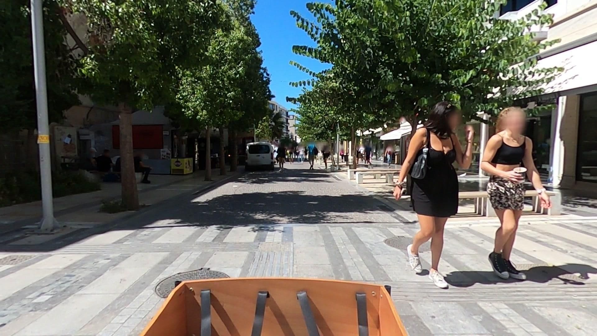 Street view near 25 Dikaiosinis Ave, Irákleion — © efikour (CC BY-SA · Mapillary)