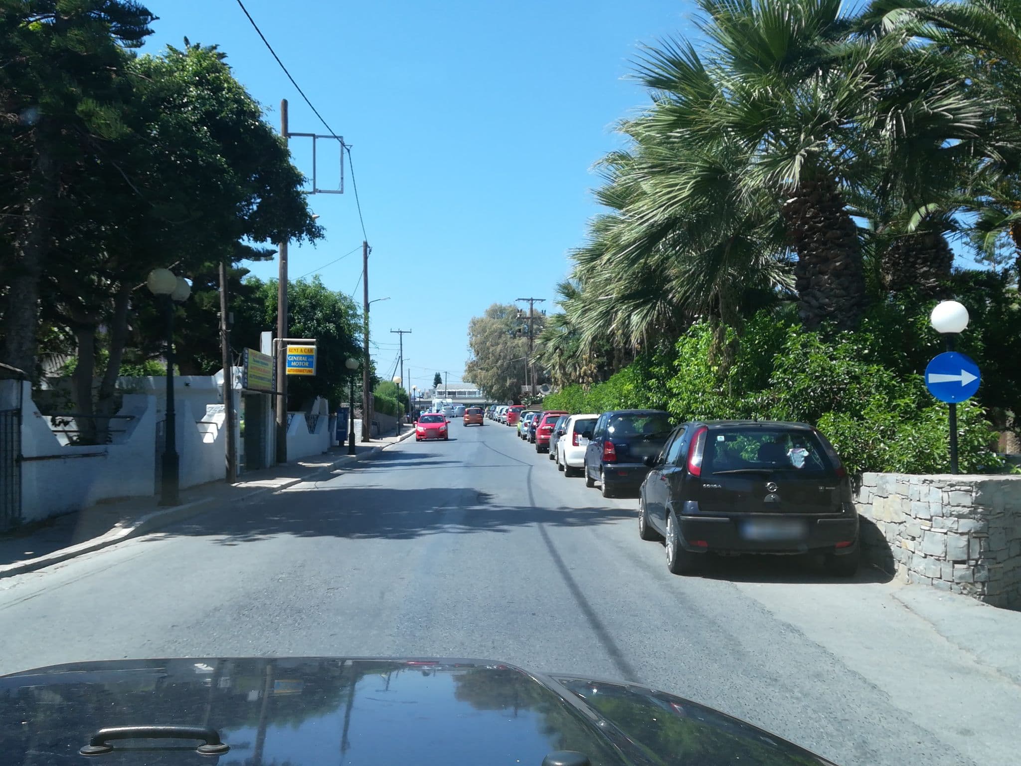 Street view near Minoa Palace Hotel, Kokkíni Cháni — © siti (CC BY-SA · Mapillary)