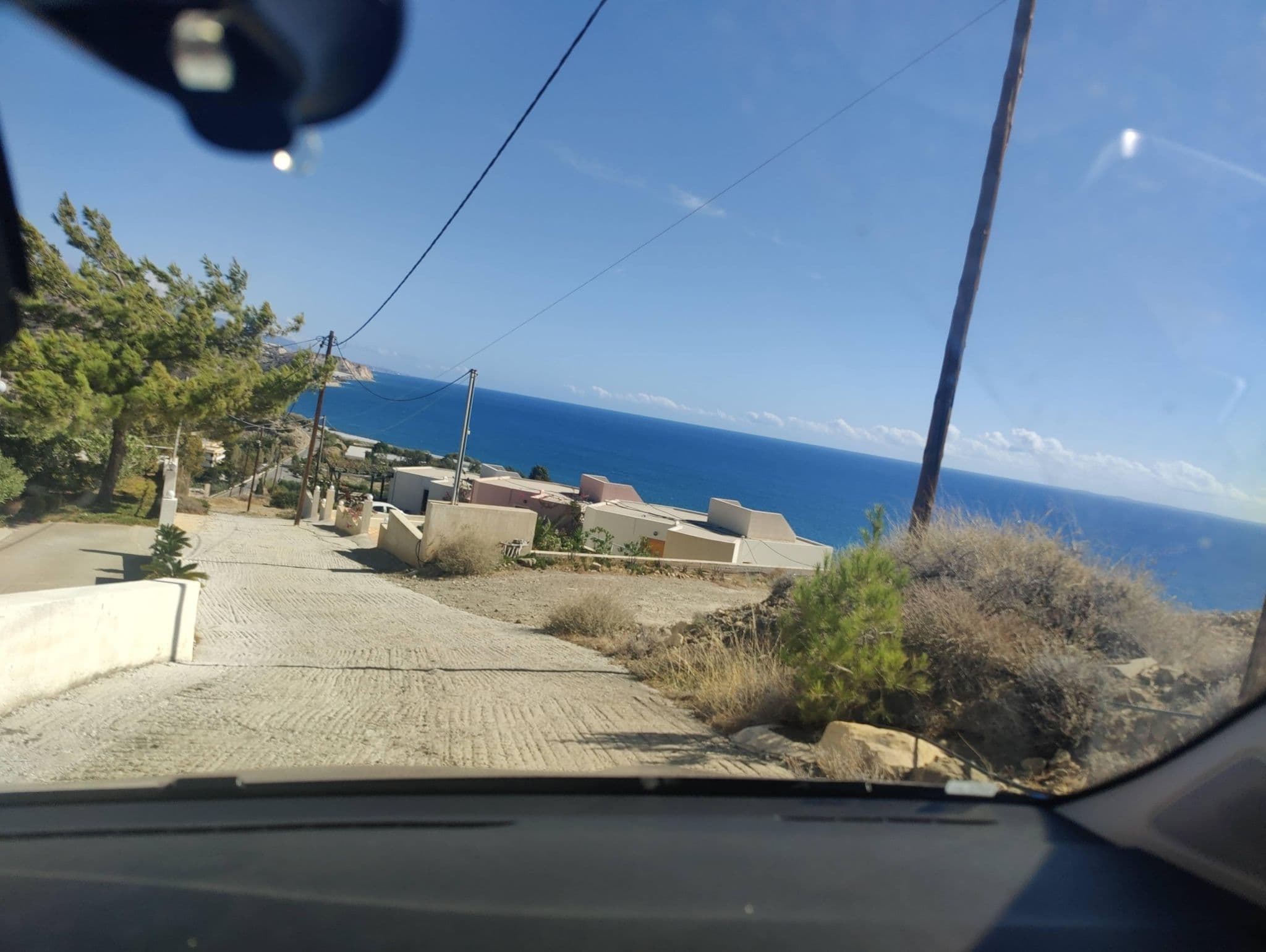 Street view near Villa Aliki, Néa Anatolí — © pelgrim (CC BY-SA · Mapillary)
