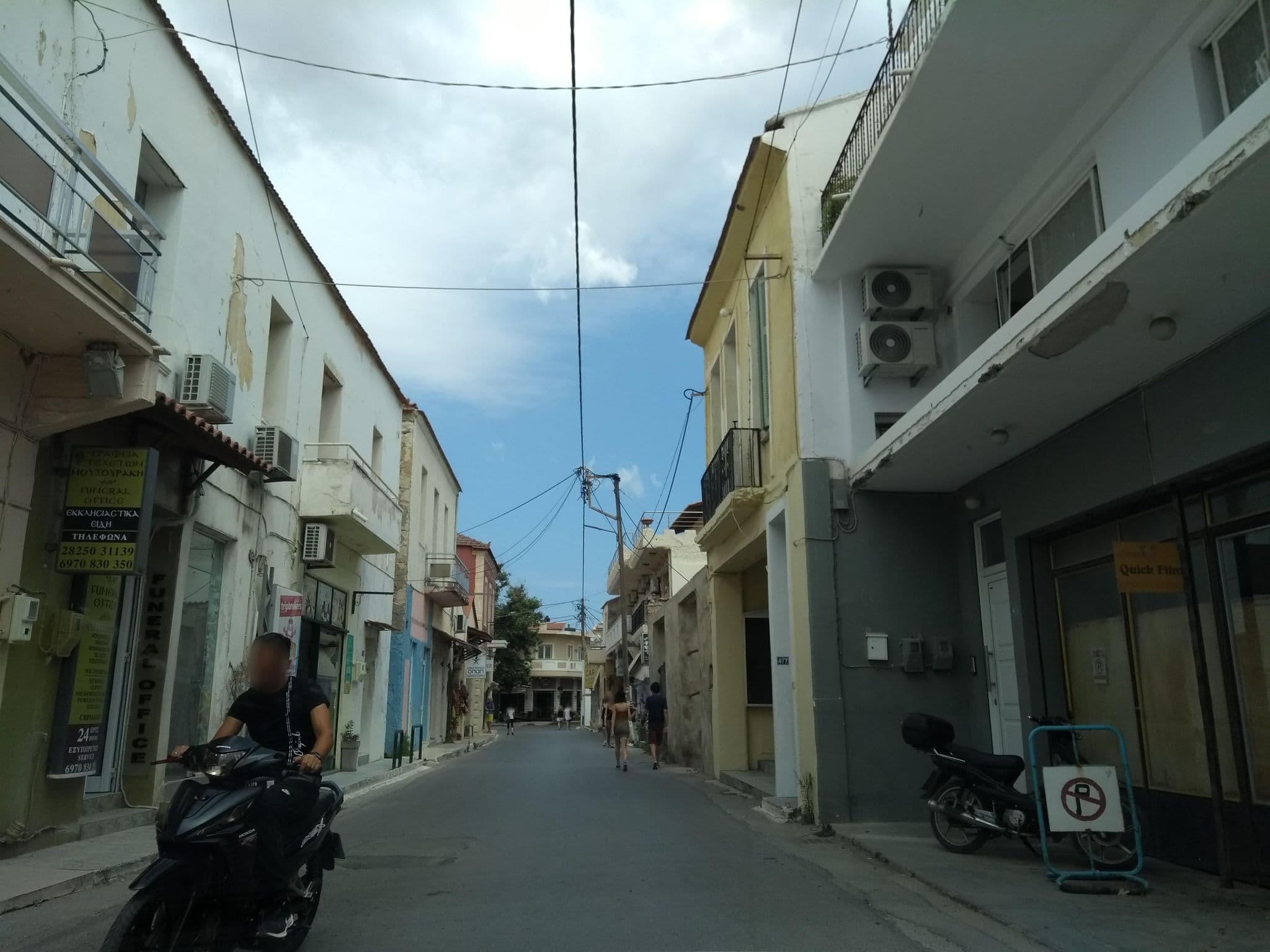 Street view near Asterias Studios, Kalýves — © thetornado76 (CC BY-SA · Mapillary)