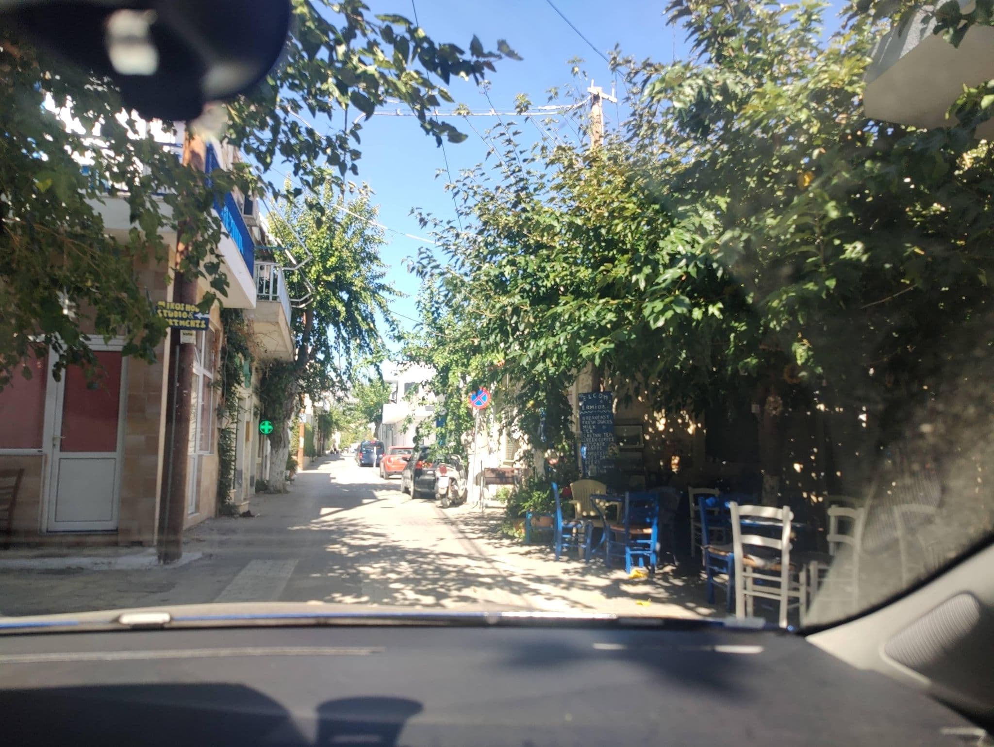 Street view near Villa Myrthe, Néa Anatolí — © pelgrim (CC BY-SA · Mapillary)
