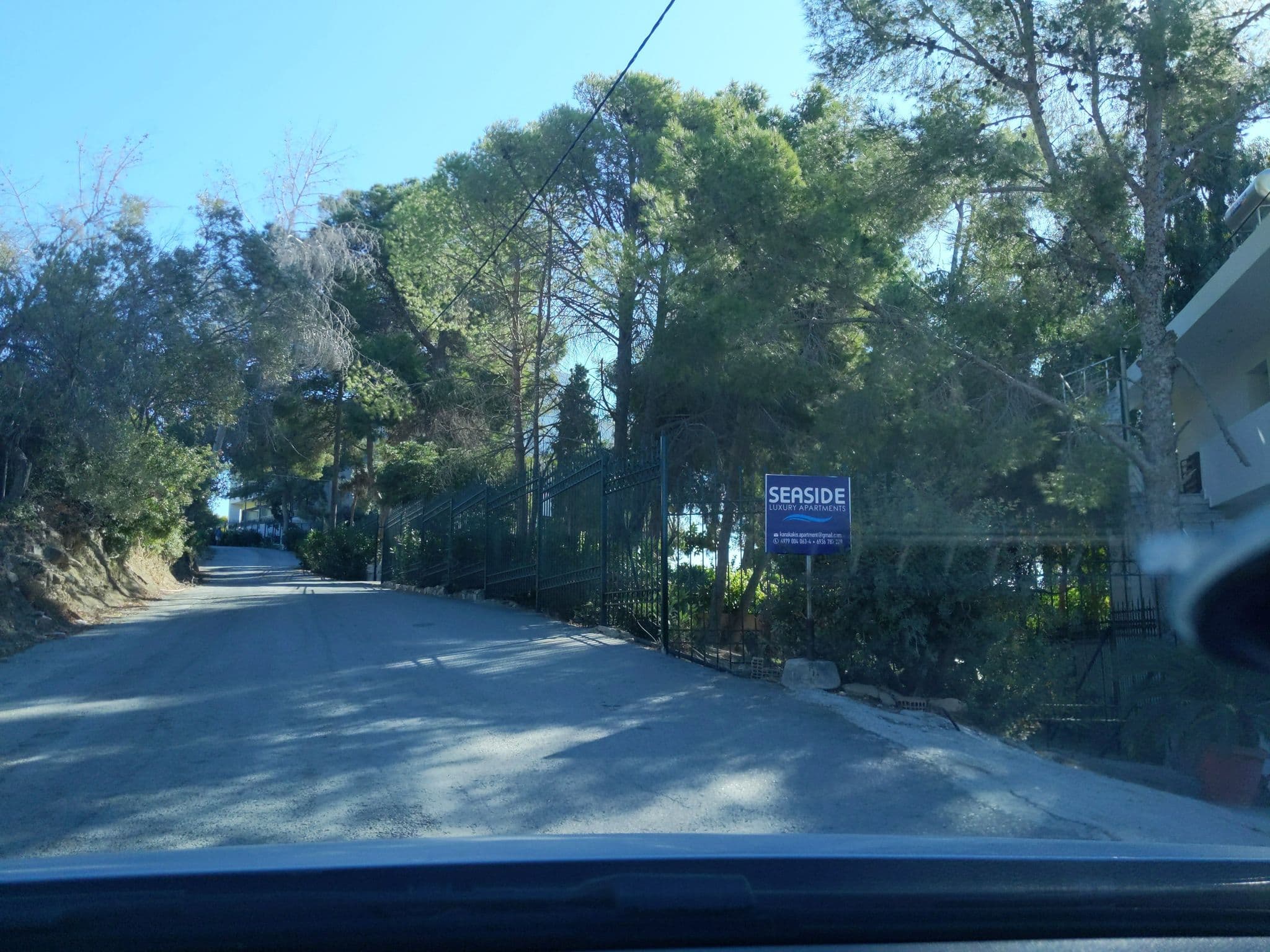 Street view near Seaside Apartments, Moíres — © mapmaniak (CC BY-SA · Mapillary)