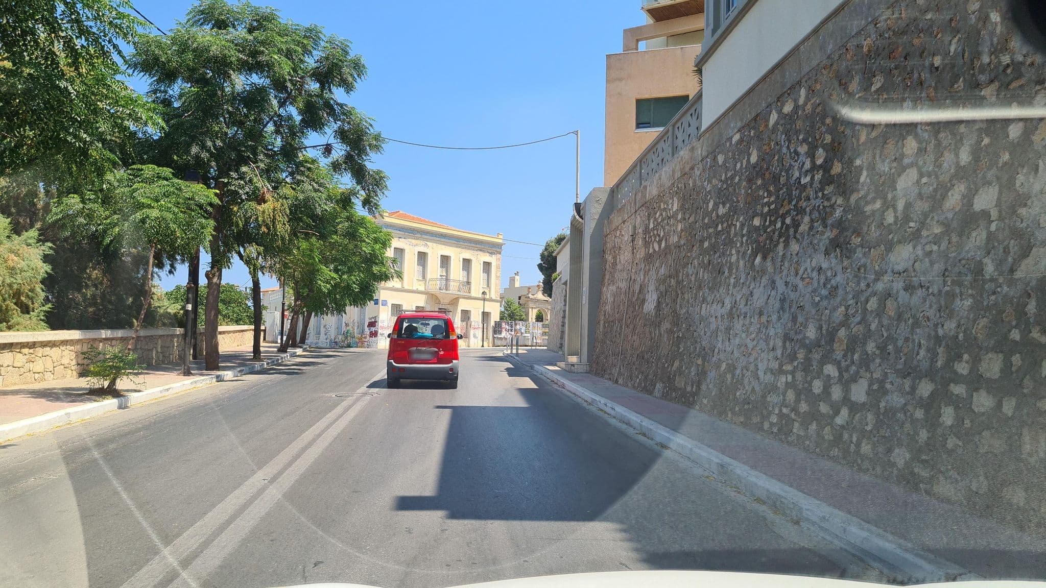 Street view near Bίλλα Ανδροµέδα, Chaniá — © dsmm (CC BY-SA · Mapillary)