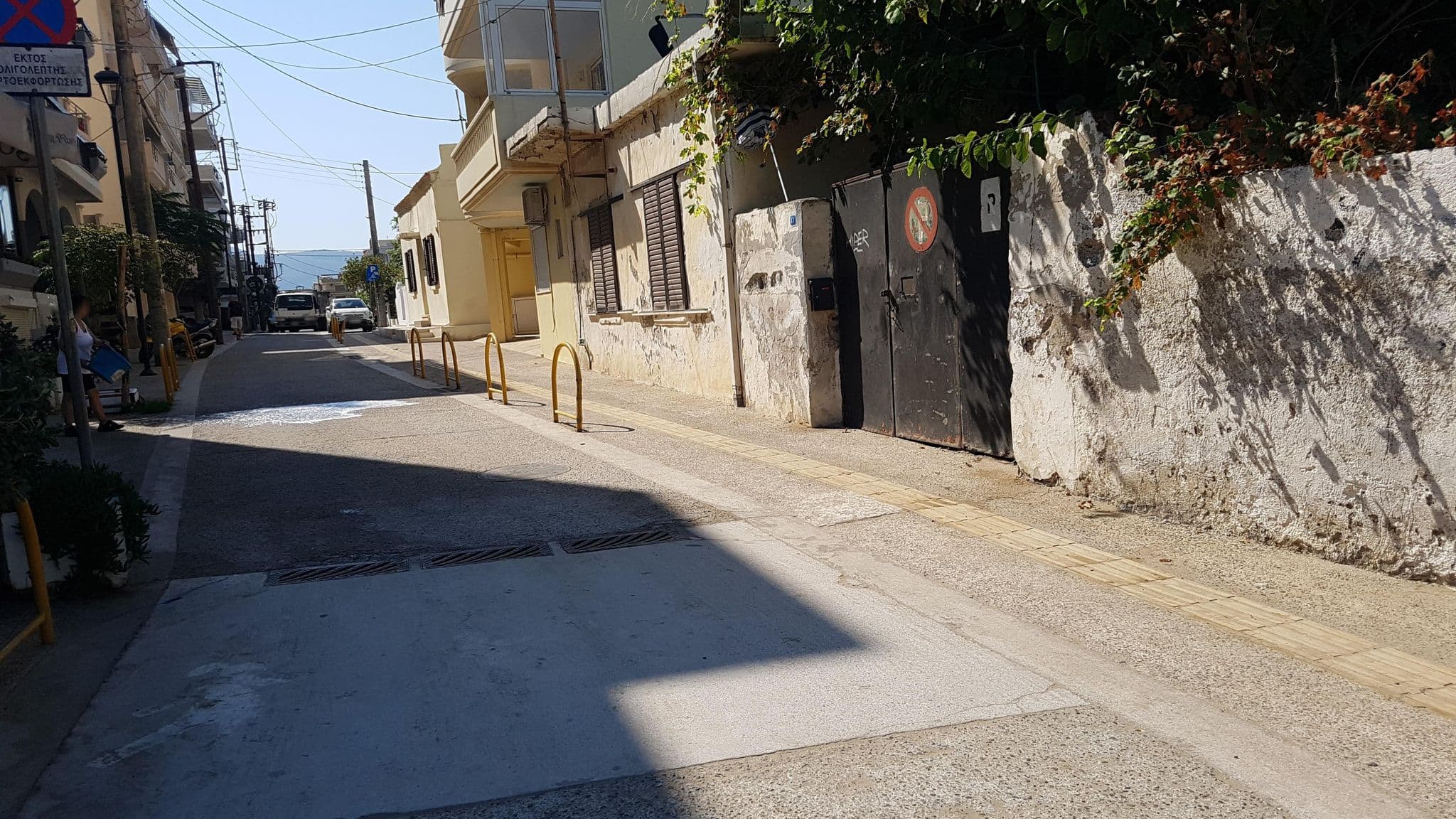 Street view near Christina Hotel, Chaniá — © dsmm (CC BY-SA · Mapillary)
