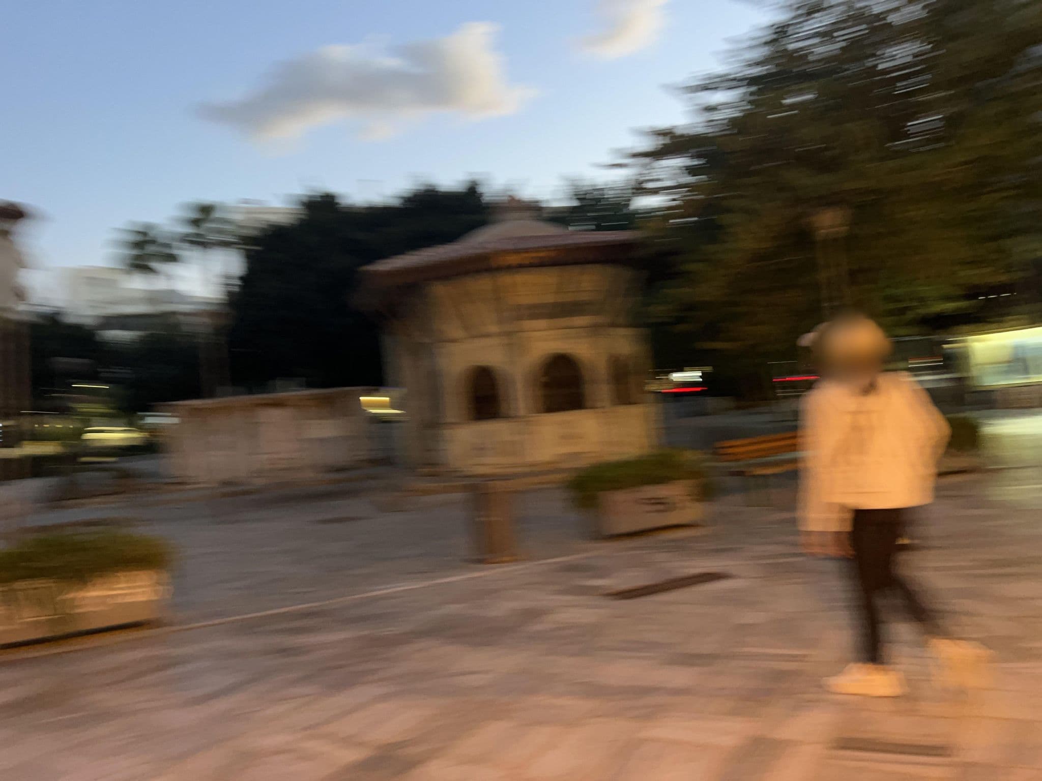 Street view near Hotel Olympic, Irákleion — © igorzo (CC BY-SA · Mapillary)