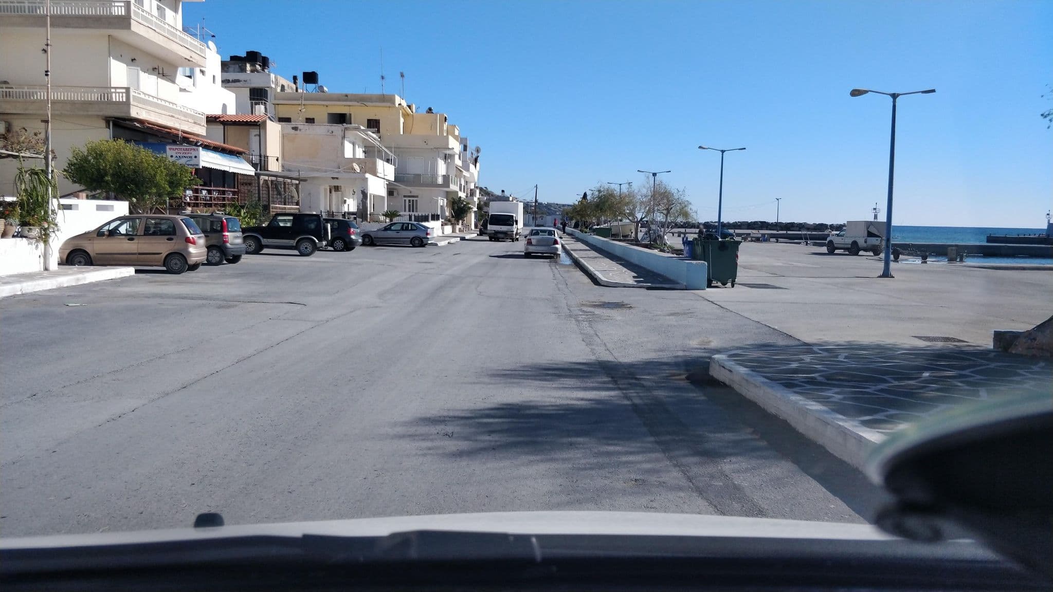 Street view near Ariadni Hotel, Néa Anatolí — © pelgrim (CC BY-SA · Mapillary)