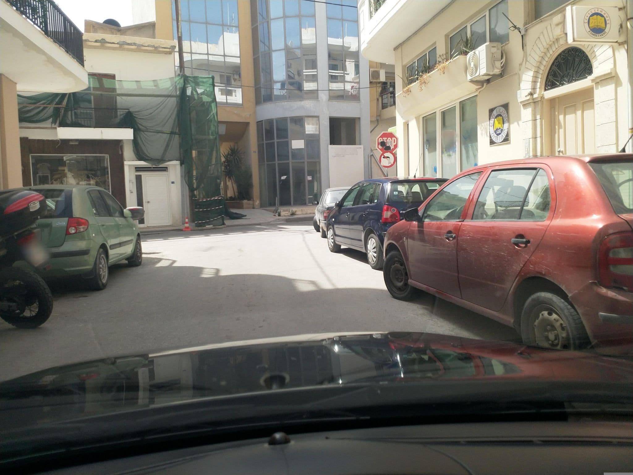 Street view near Galaxy Hotel Ιεραπετρα, Ierápetra — © grkpete (CC BY-SA · Mapillary)