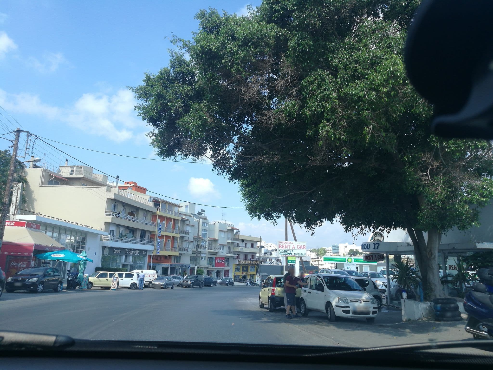Street view near Ξενοδοχείο Ρέα, Irákleion — © siti (CC BY-SA · Mapillary)