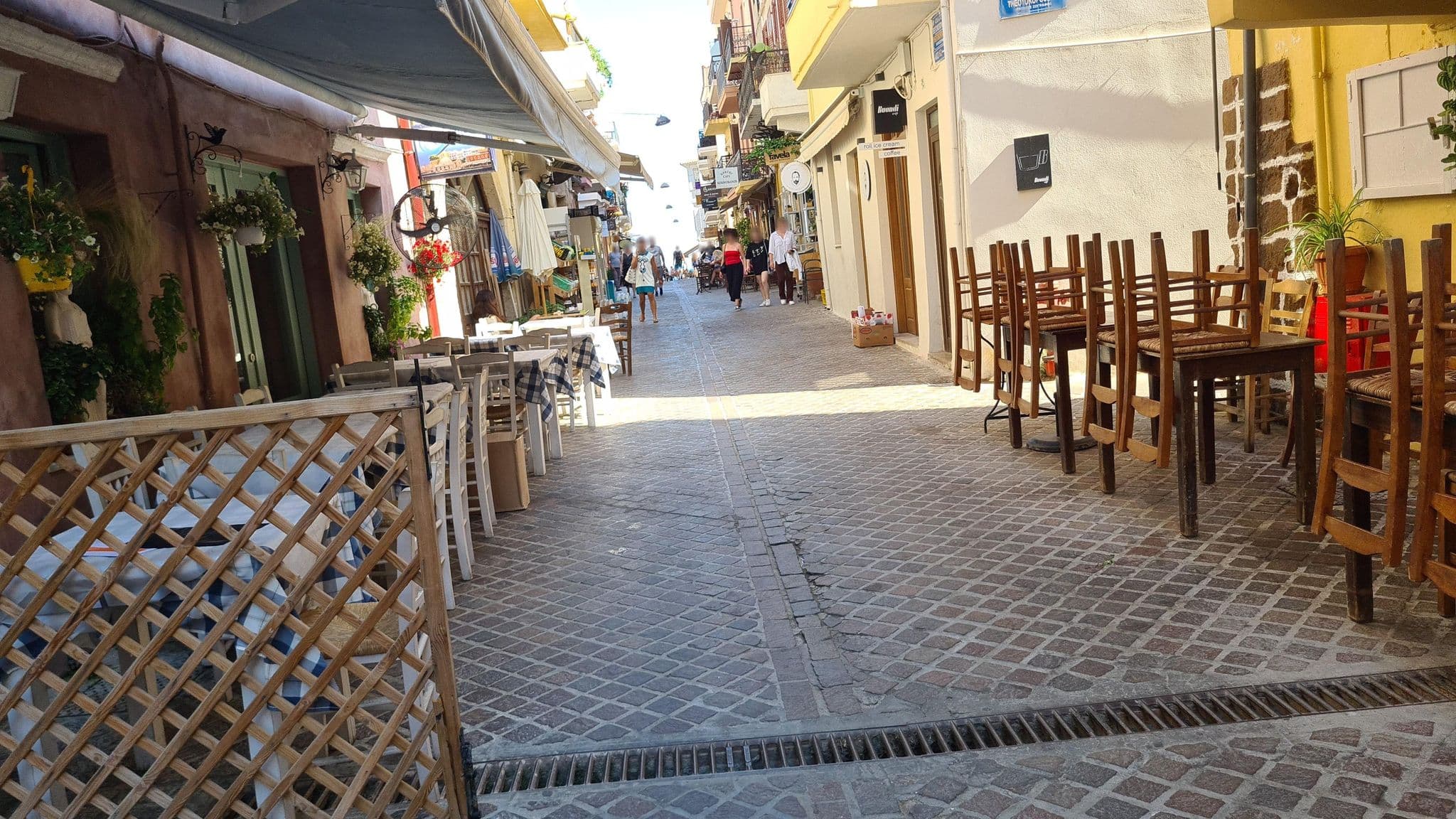 Street view near Ifigenia Studio & Apartments, Chaniá — © dsmm (CC BY-SA · Mapillary)