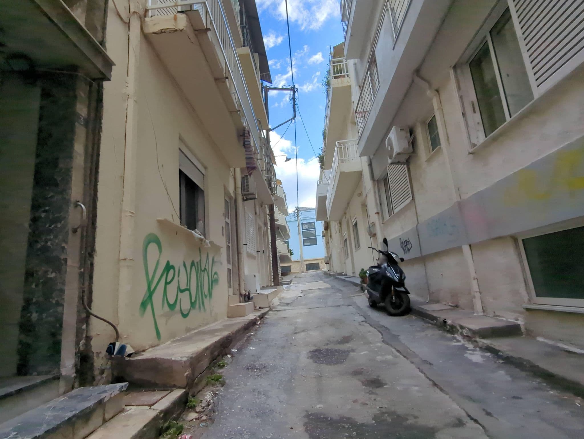 Street view near Lena Hotel, Irákleion — © miguel_andrade (CC BY-SA · Mapillary)