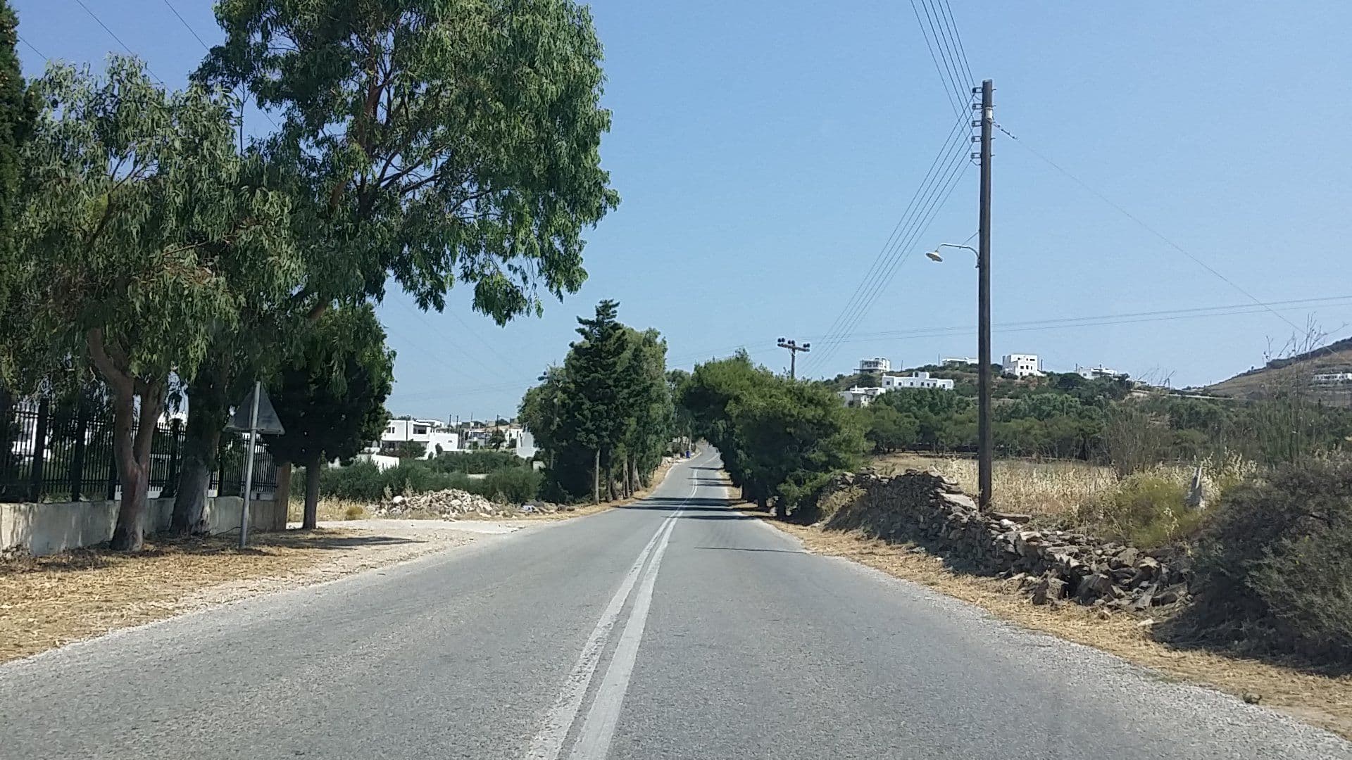 Street view near Aspries Suites, Páros — © pppetros (CC BY-SA · Mapillary)