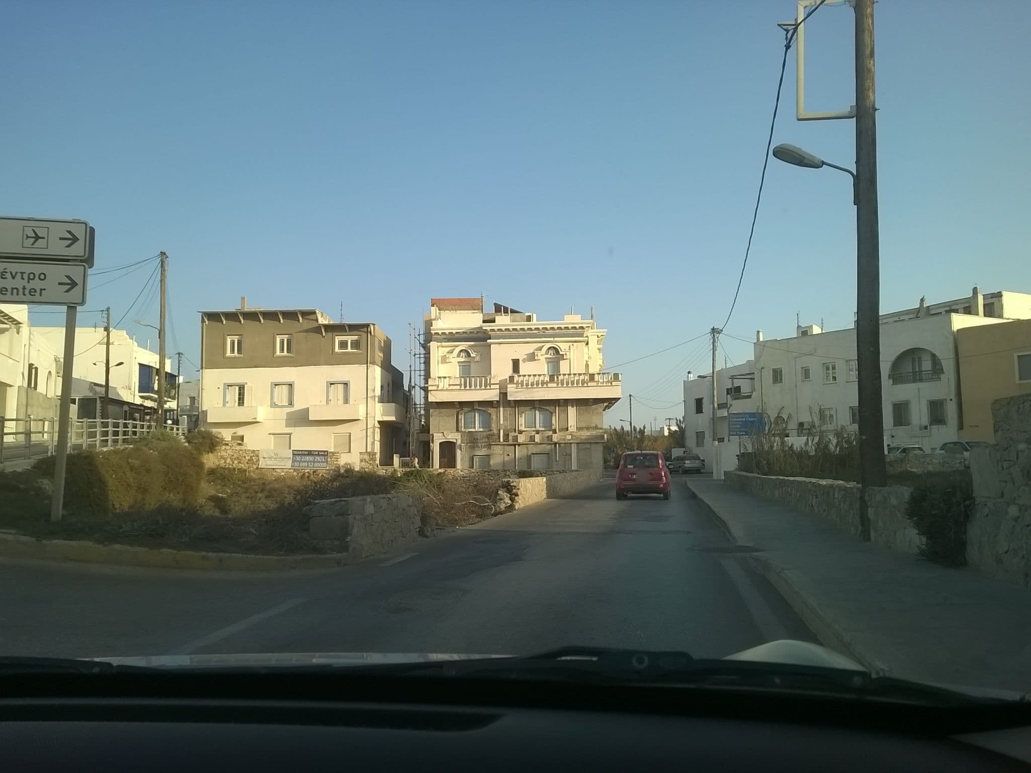 Street view near la fontana studios, Náxos — © 100sassa (CC BY-SA · Mapillary)