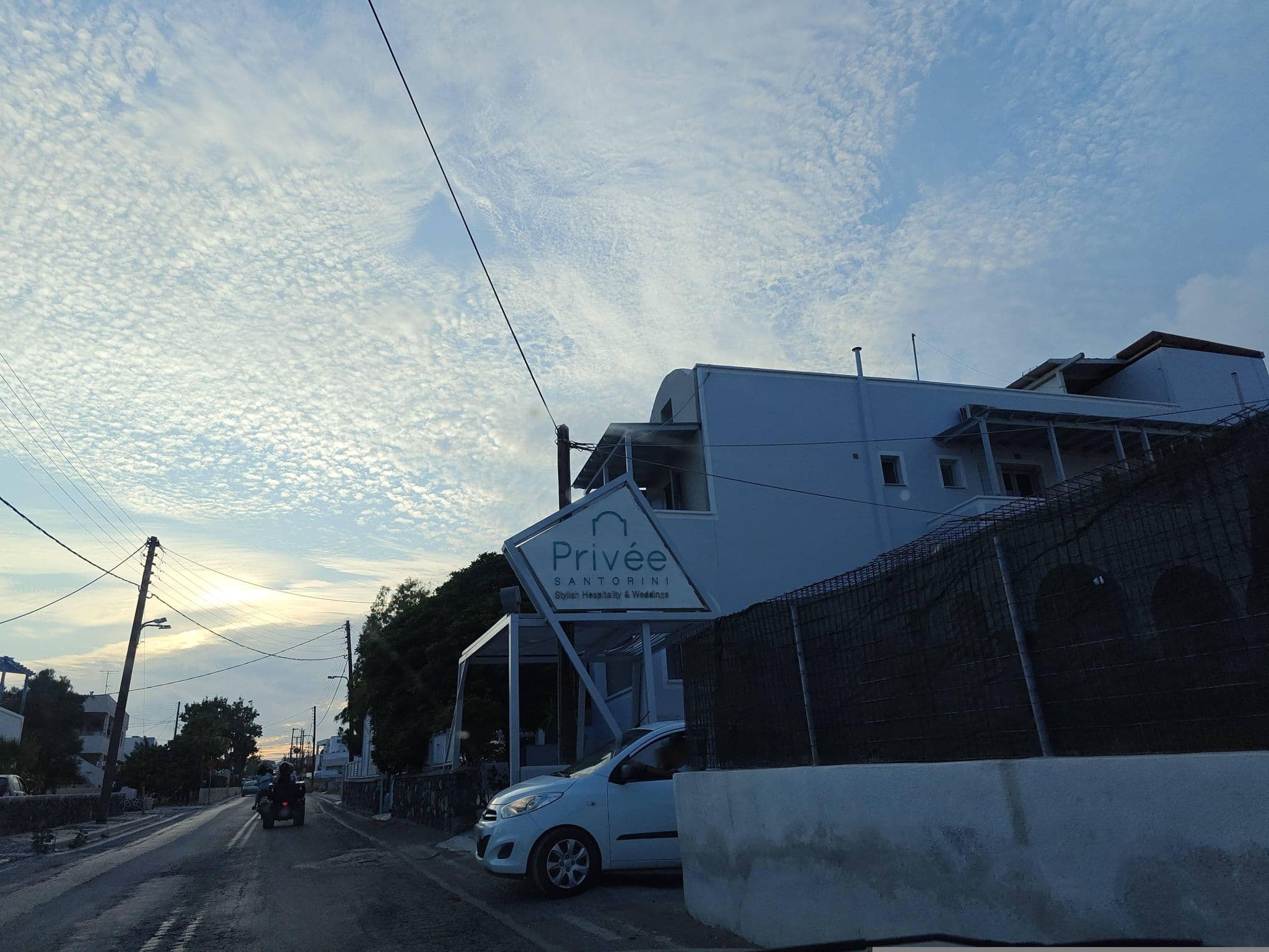 Street view near Lonja "hotel", Emporeío — © grkpete (CC BY-SA · Mapillary)