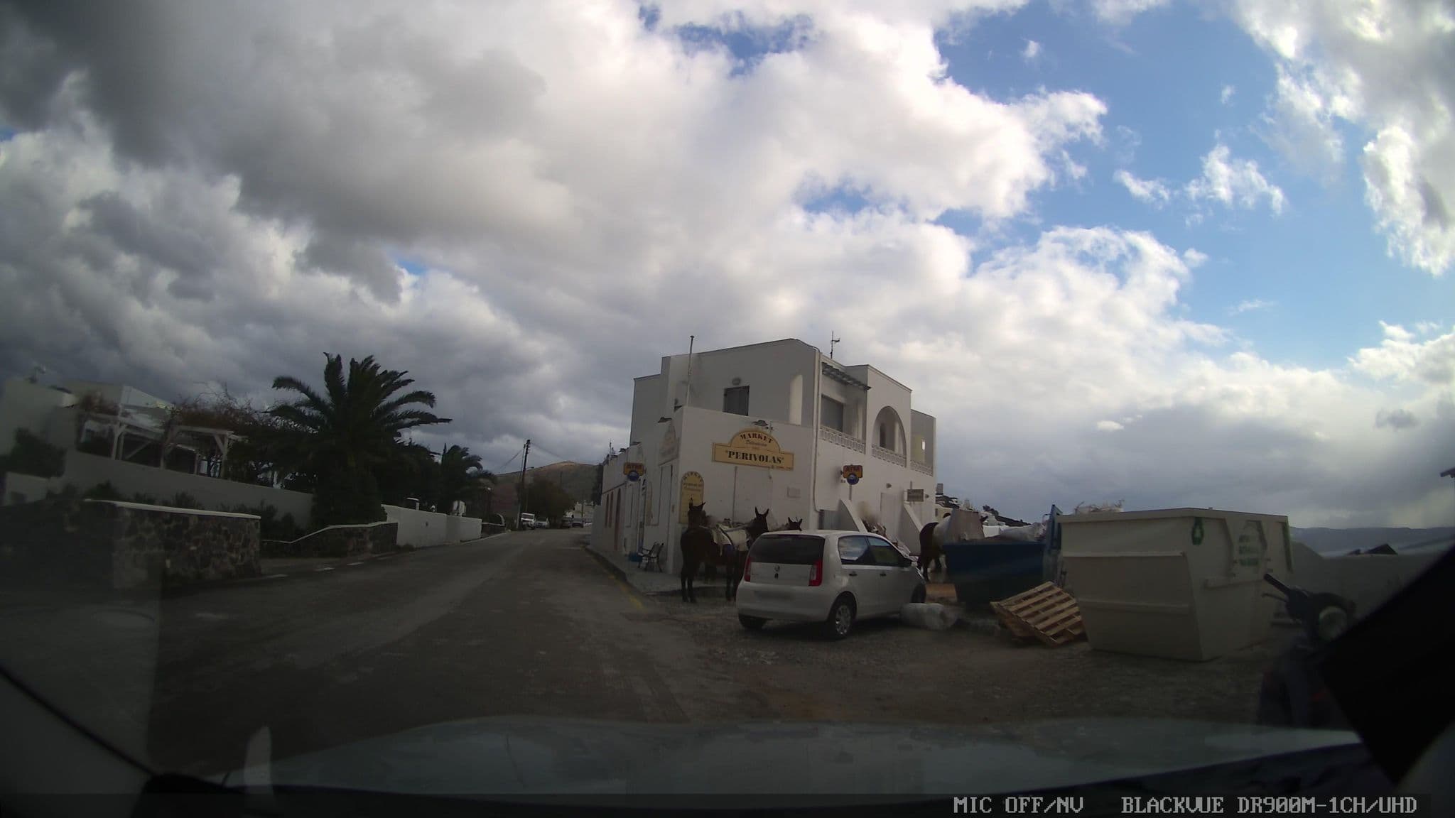 Street view near pension flower, Oía — © jthnz (CC BY-SA · Mapillary)