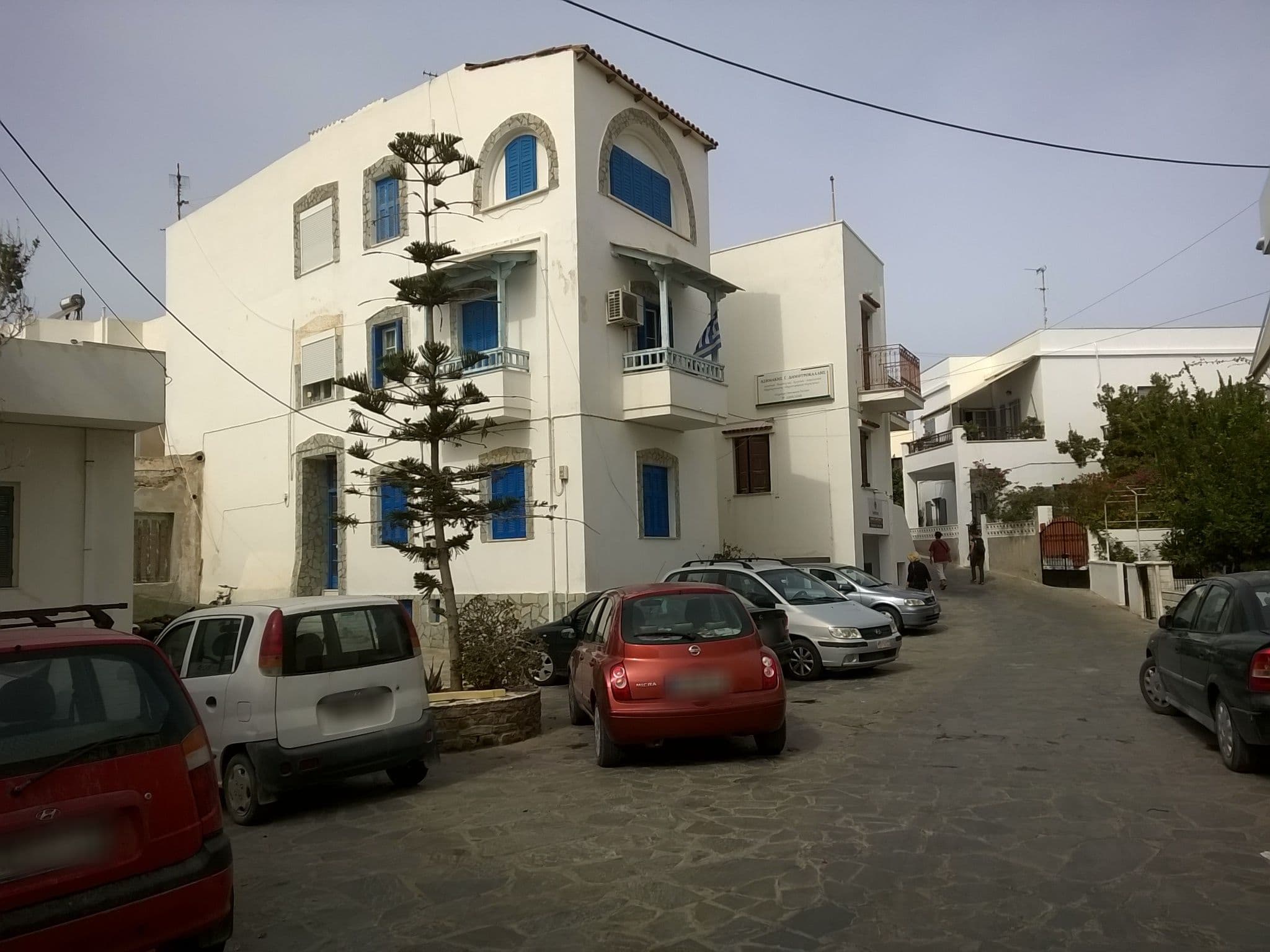 Street view near Emery Boutique Apartments, Náxos — © 100sassa (CC BY-SA · Mapillary)