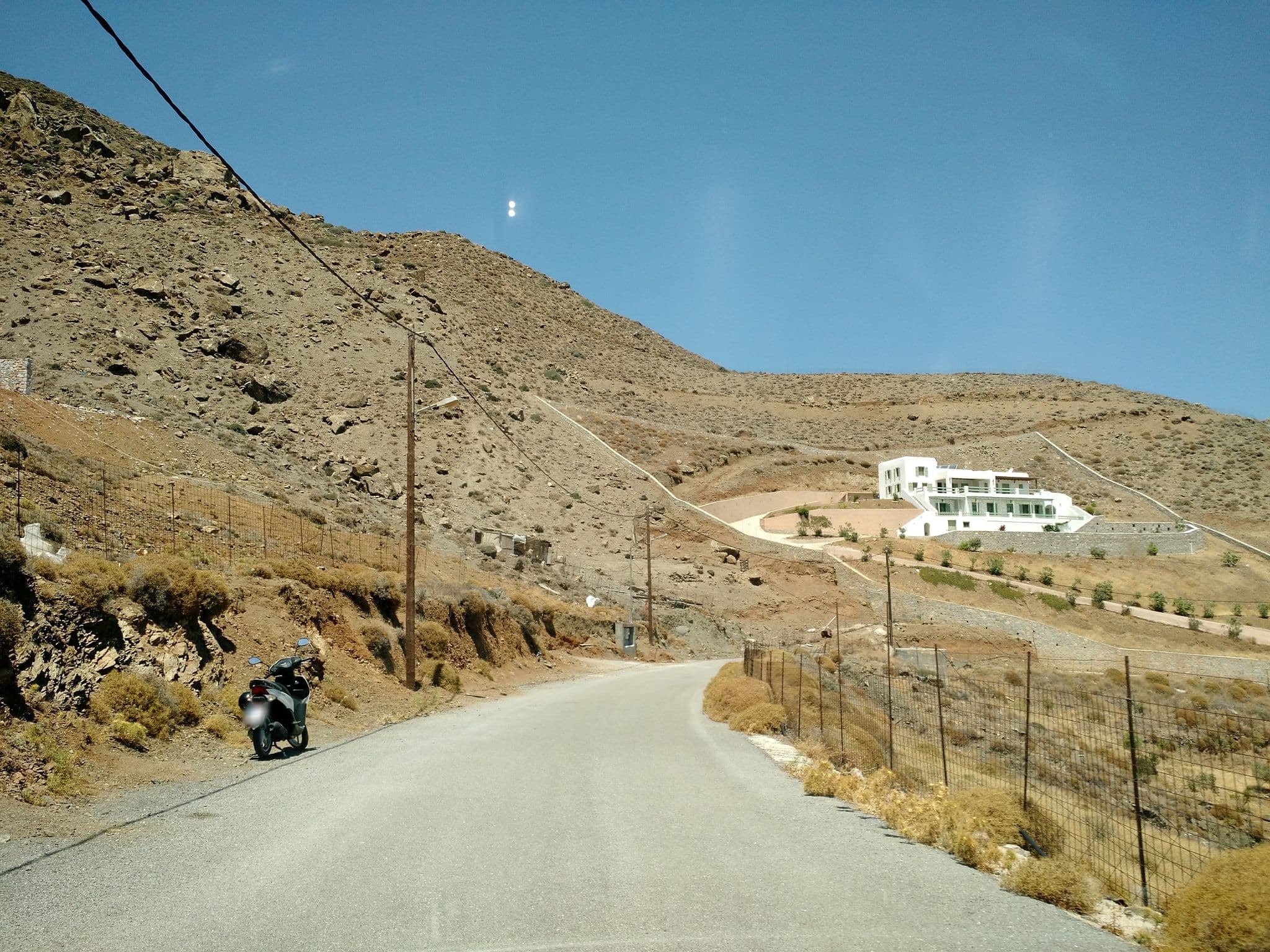 Street view near Nisides Suites, Astypálaia — © sonam_ (CC BY-SA · Mapillary)