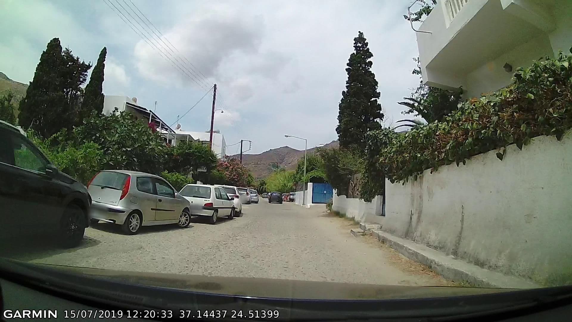 Street view near Room 2 @ Eliza, Adámas — © pppetros (CC BY-SA · Mapillary)